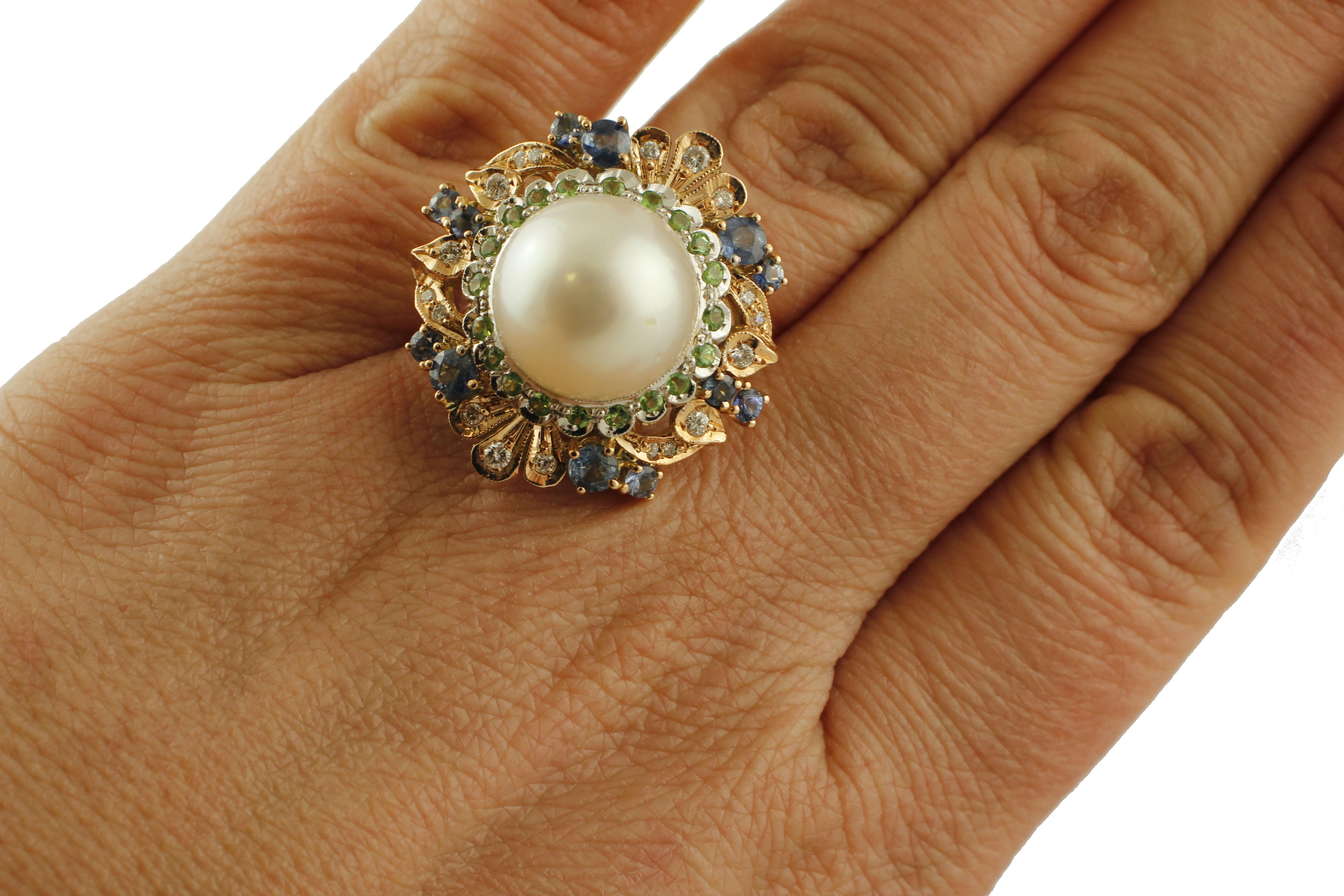 South Sea Pearl, Diamonds, Sapphires, Tsavorite, 14 Karat Rose & White Gold Ring In Good Condition For Sale In Marcianise, Marcianise (CE)