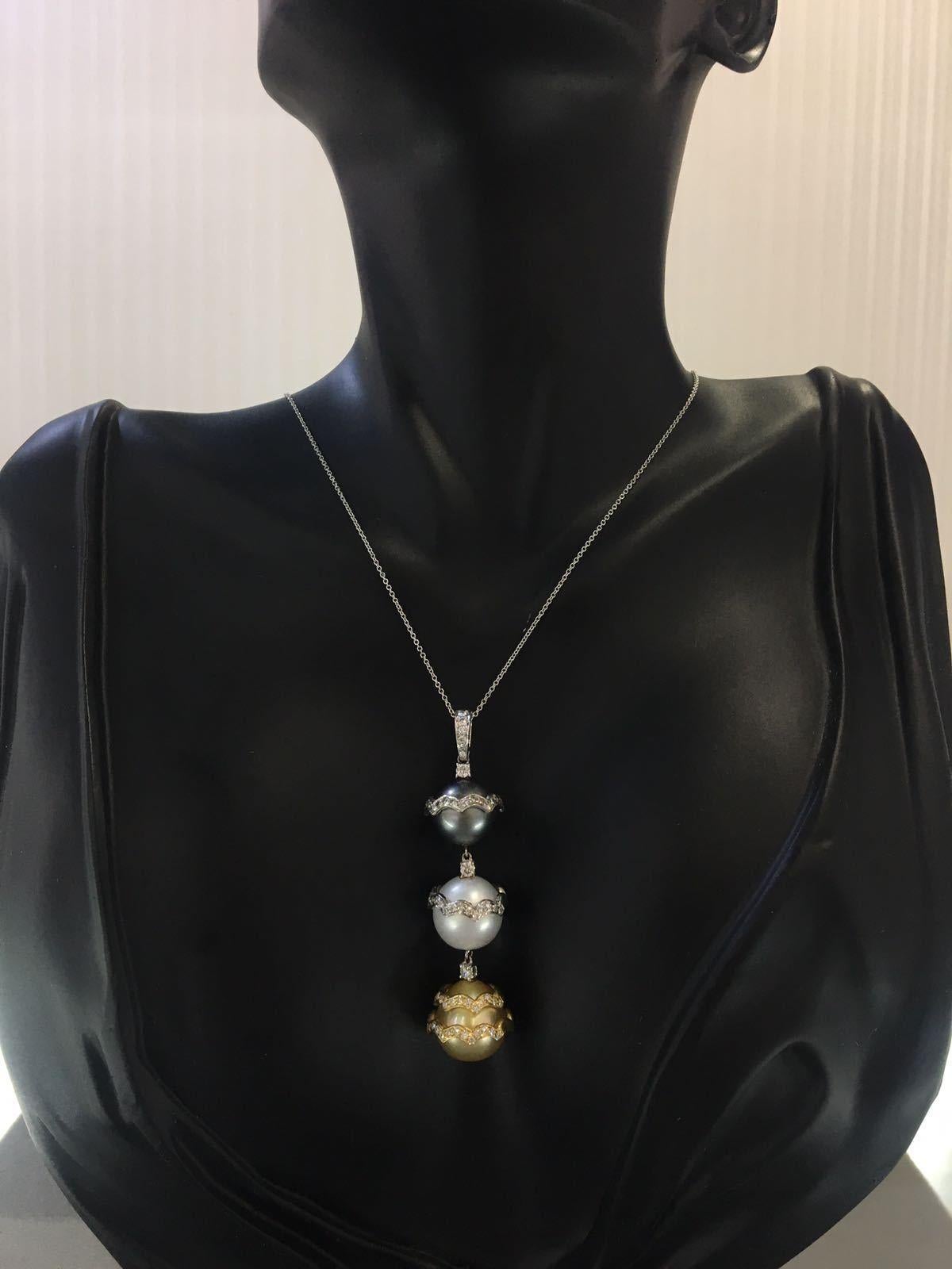 Tahitian Black Yellow White Sea Pearl Diamond 18K White Gold Pendant Necklace In New Condition For Sale In Oakton, VA