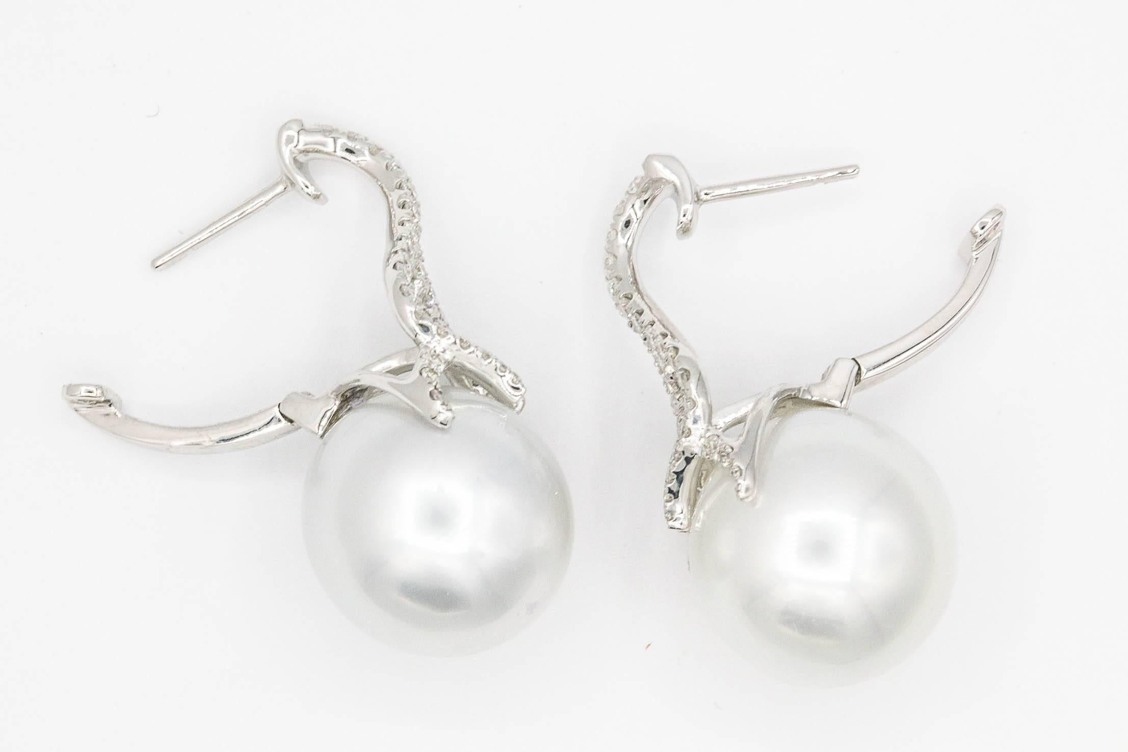South Sea Pearl Earrings and Diamonds Flame Drop Earrings In New Condition In New York, NY
