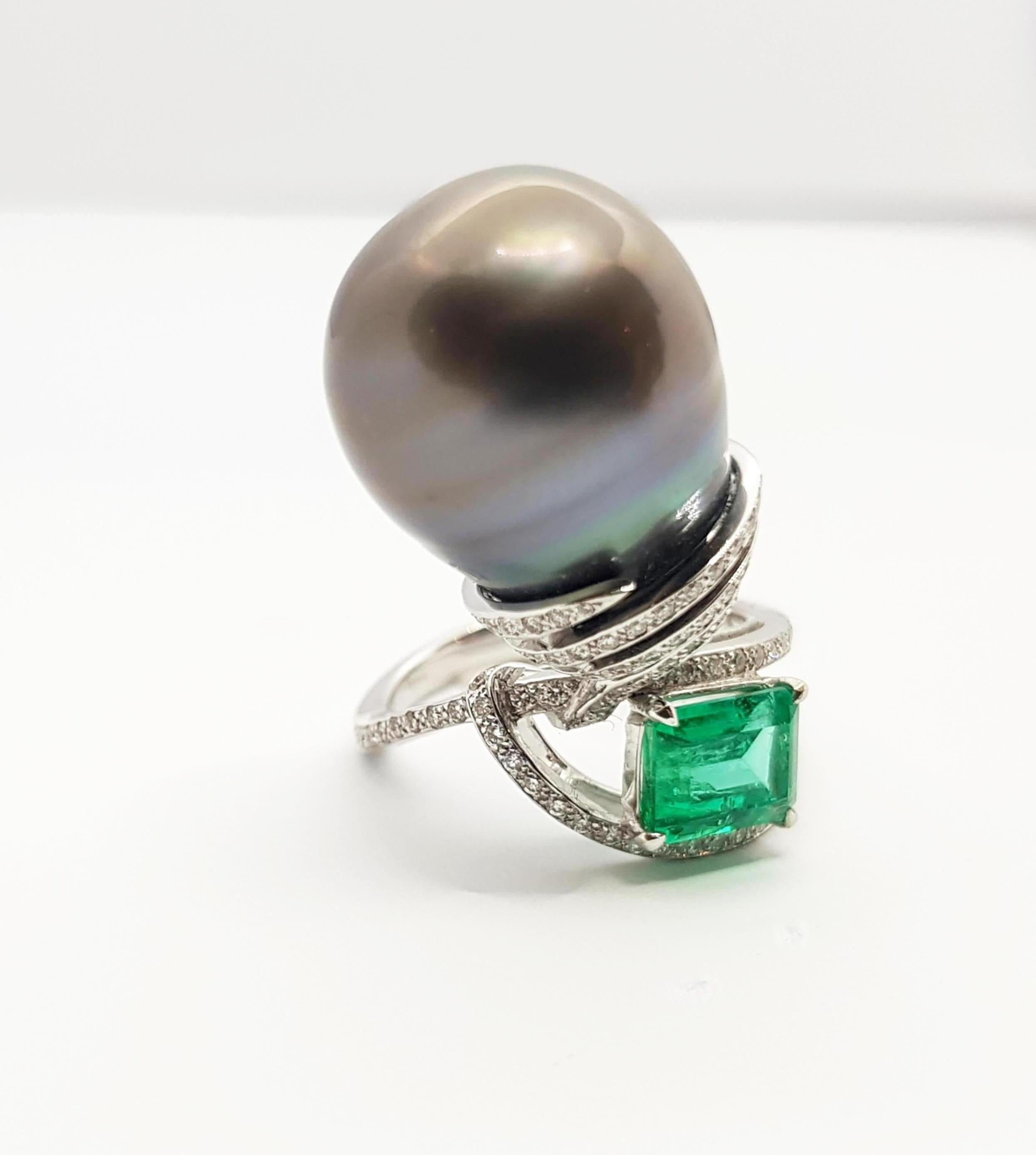 South Sea Pearl, Emerald with Diamond Ring Set in 18 Karat White Gold Settings For Sale 4