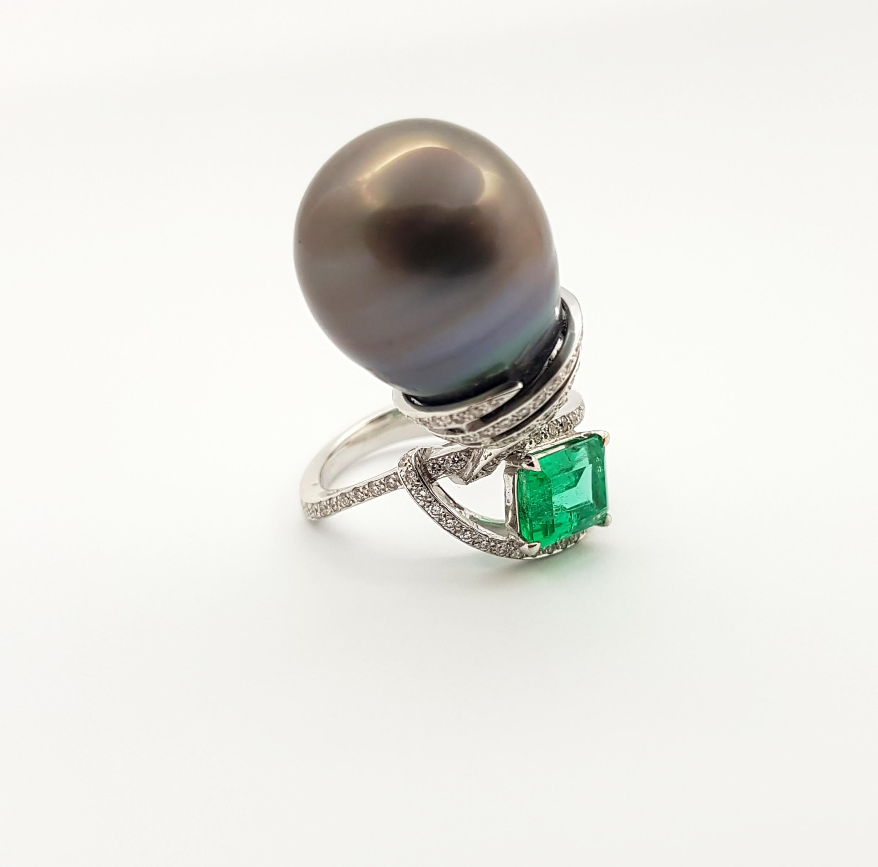 South Sea Pearl, Emerald with Diamond Ring Set in 18 Karat White Gold Settings For Sale 5