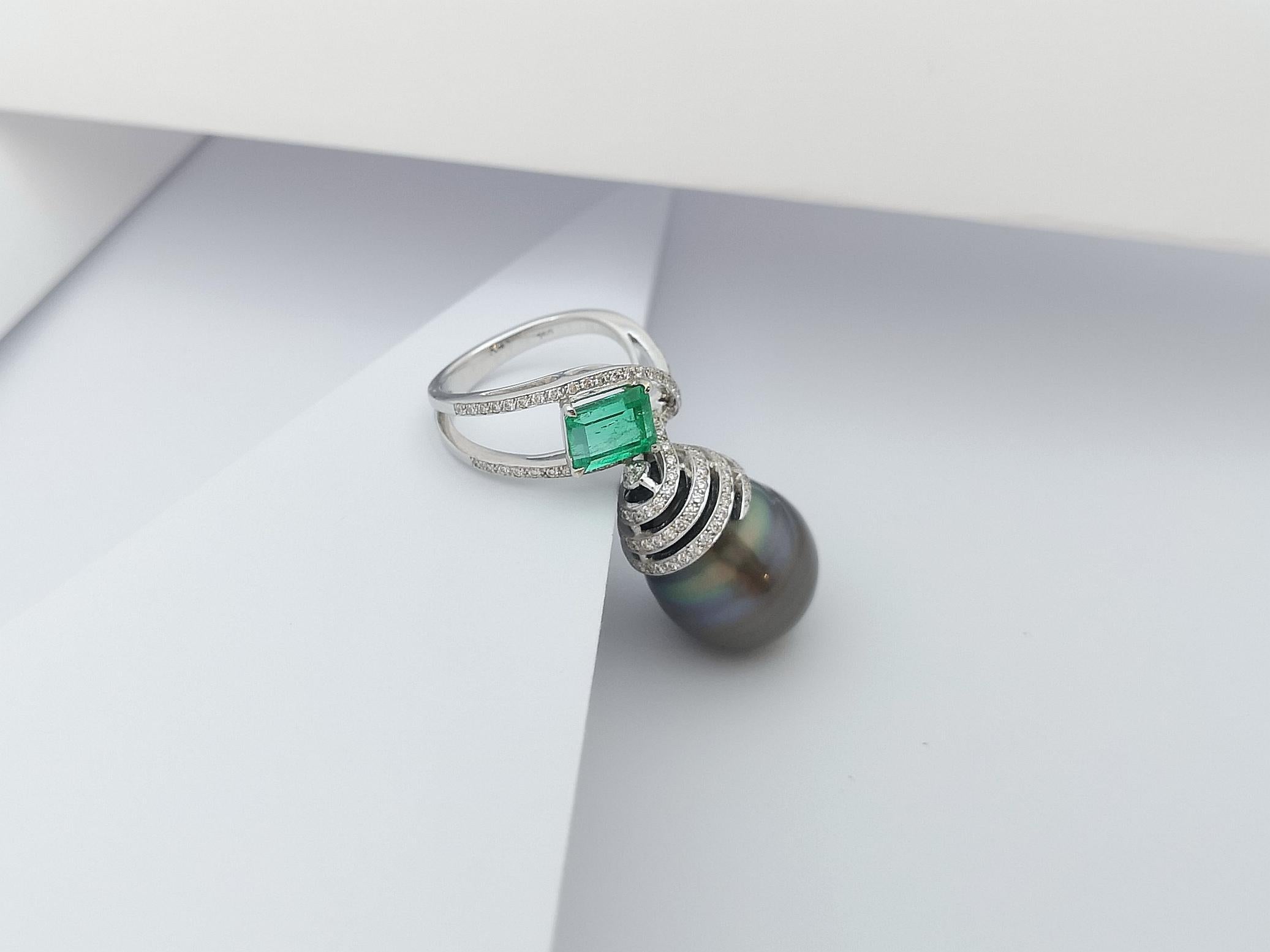 South Sea Pearl, Emerald with Diamond Ring Set in 18 Karat White Gold Settings For Sale 6