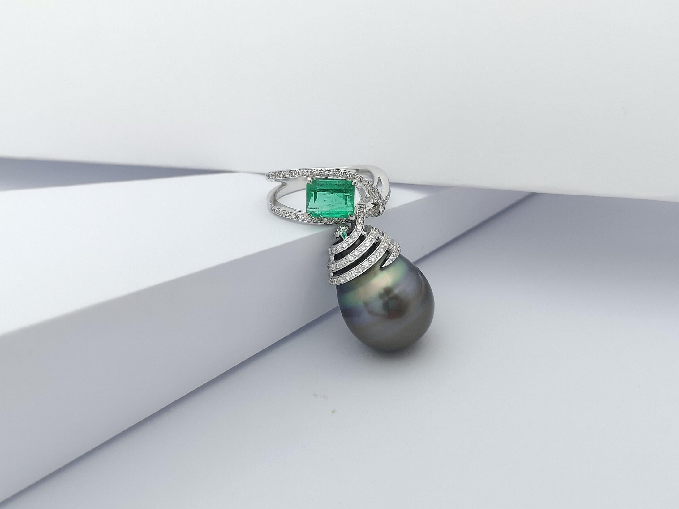 South Sea Pearl, Emerald with Diamond Ring Set in 18 Karat White Gold Settings For Sale 9