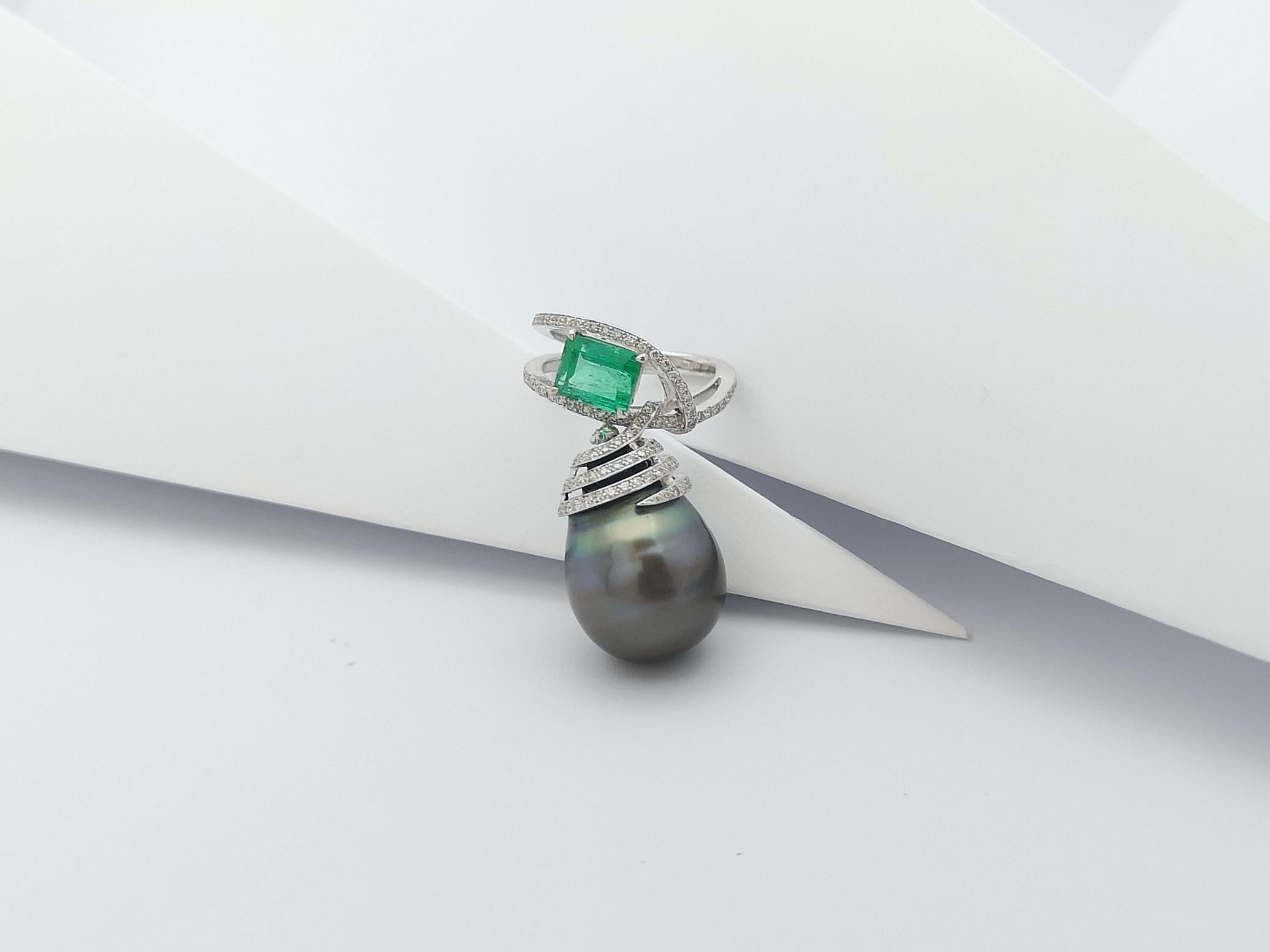 South Sea Pearl, Emerald with Diamond Ring Set in 18 Karat White Gold Settings For Sale 11