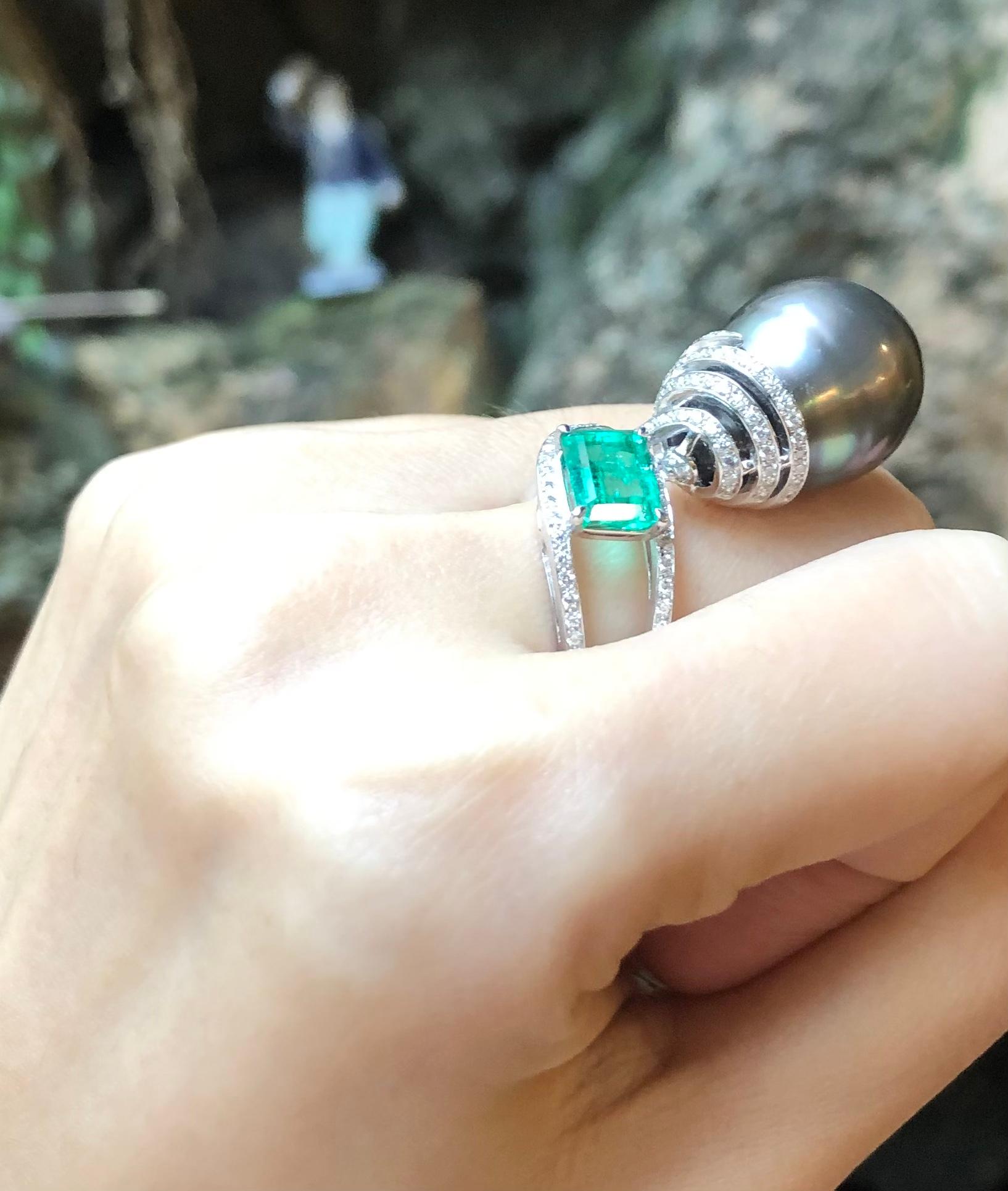 Contemporary South Sea Pearl, Emerald with Diamond Ring Set in 18 Karat White Gold Settings For Sale