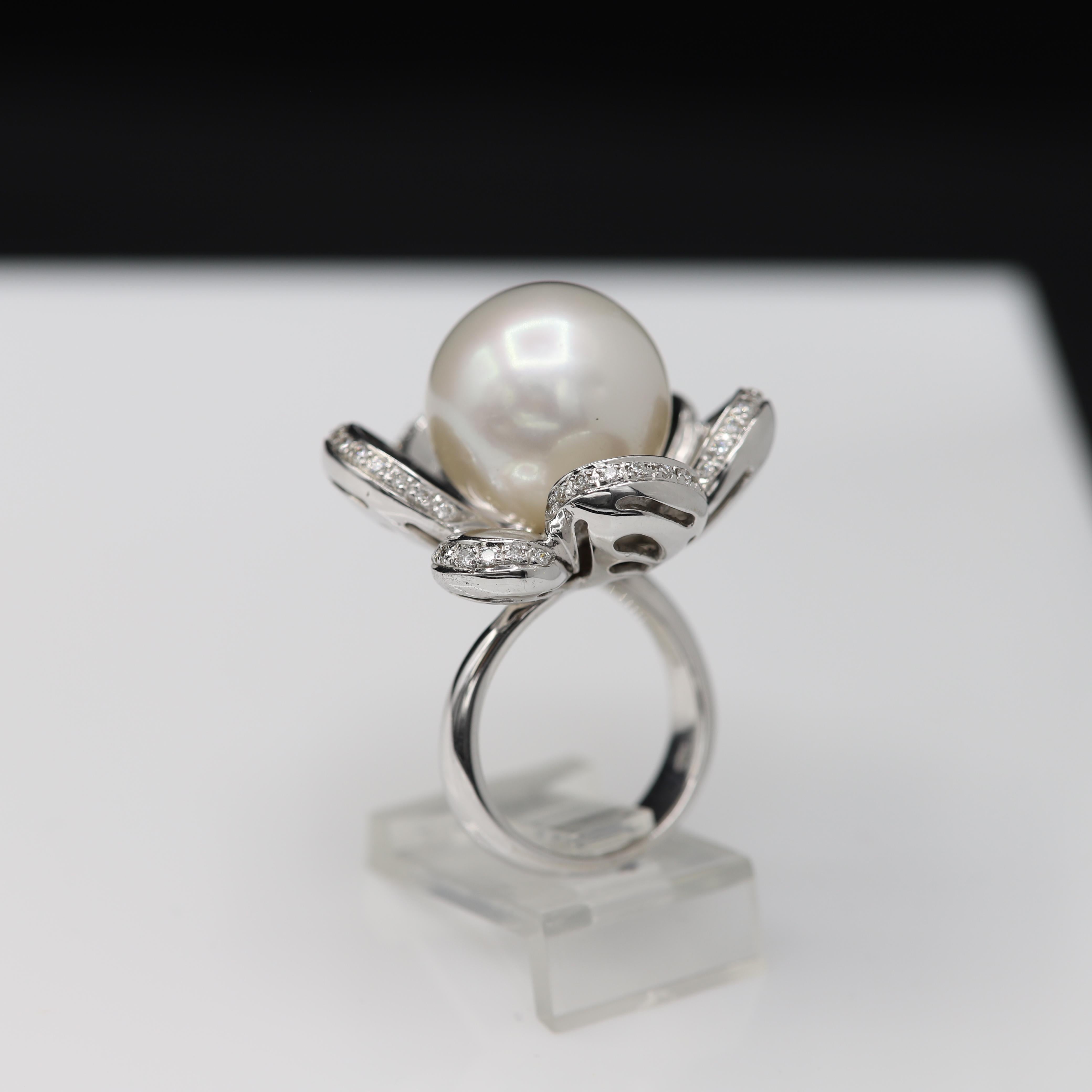 South Sea Pearl Flower Gold Ring 18 Karat White Gold & Diamonds Pearl For Sale 6