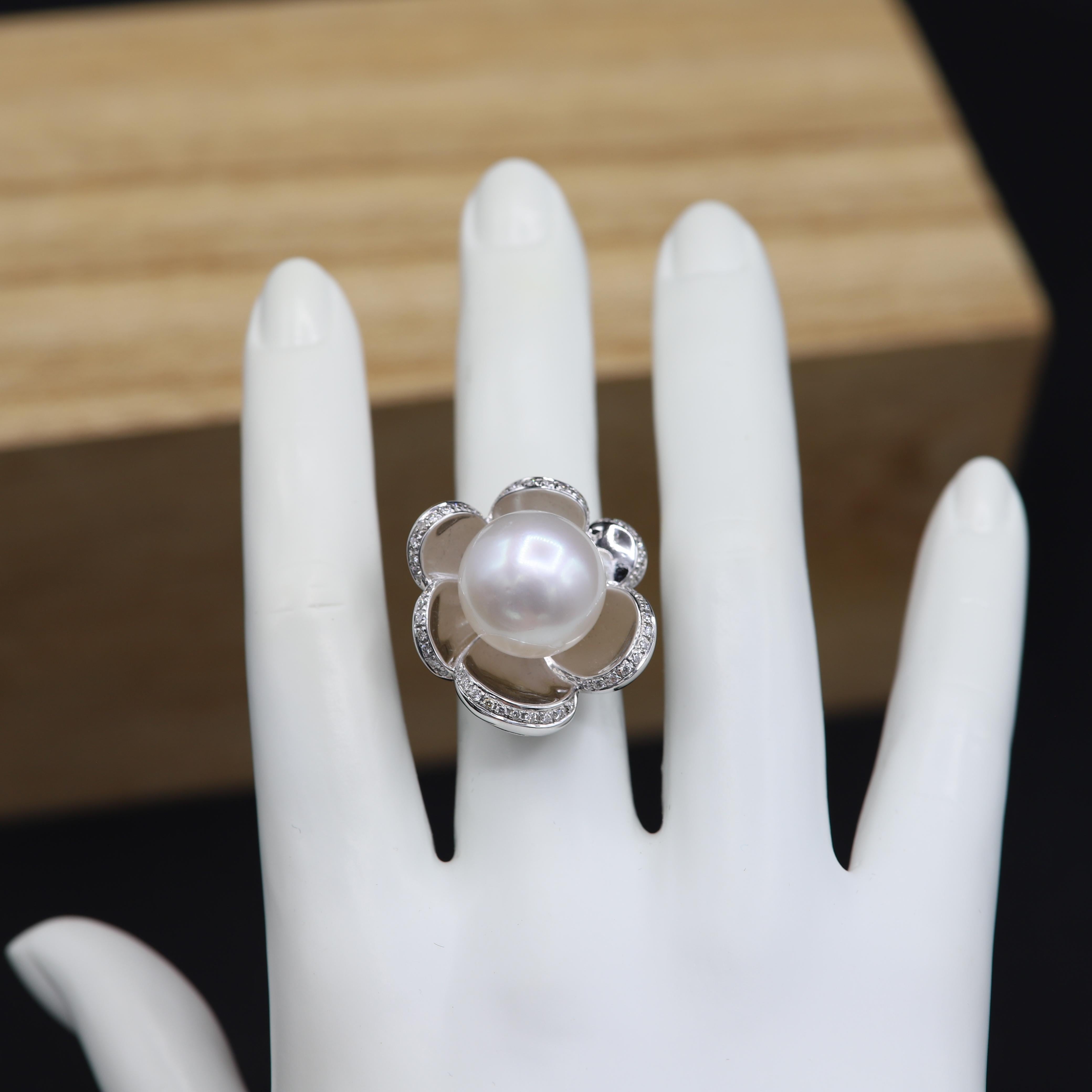 South Sea Pearl Flower Gold Ring 18 Karat White Gold & Diamonds Pearl For Sale 2