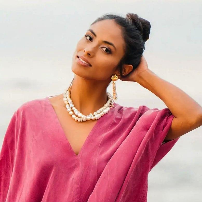 Women's South Sea Gold and White Pearl with Fresh Water Pearl Necklace For Sale