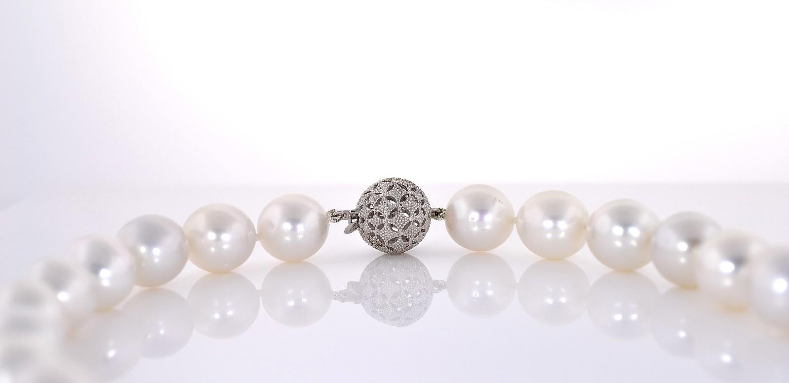 Modern South Sea Pearl Gold Necklace