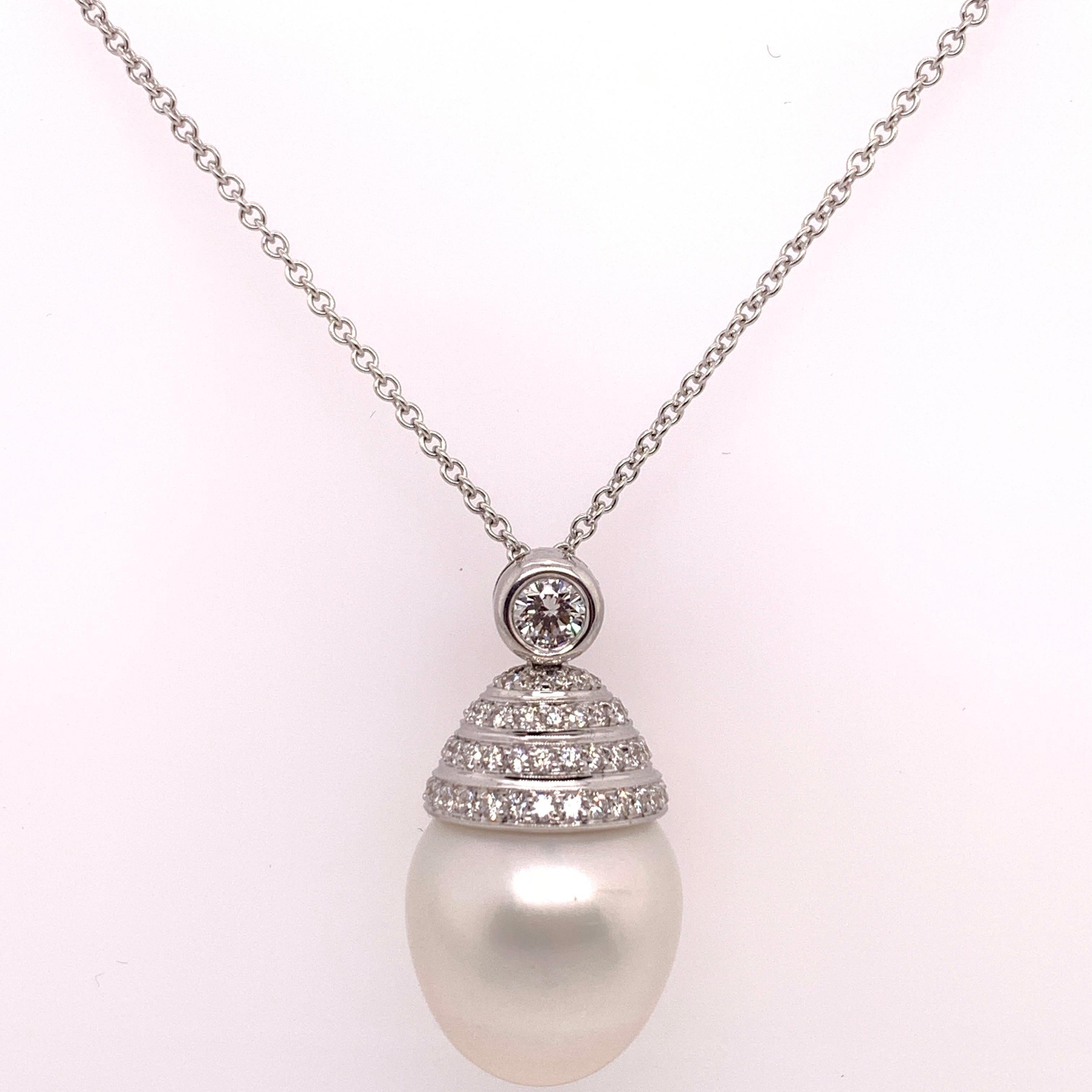 Modern South Sea Pearl Gold Pendant 1.60 Carat Natural Colorless RBC Diamond Necklace