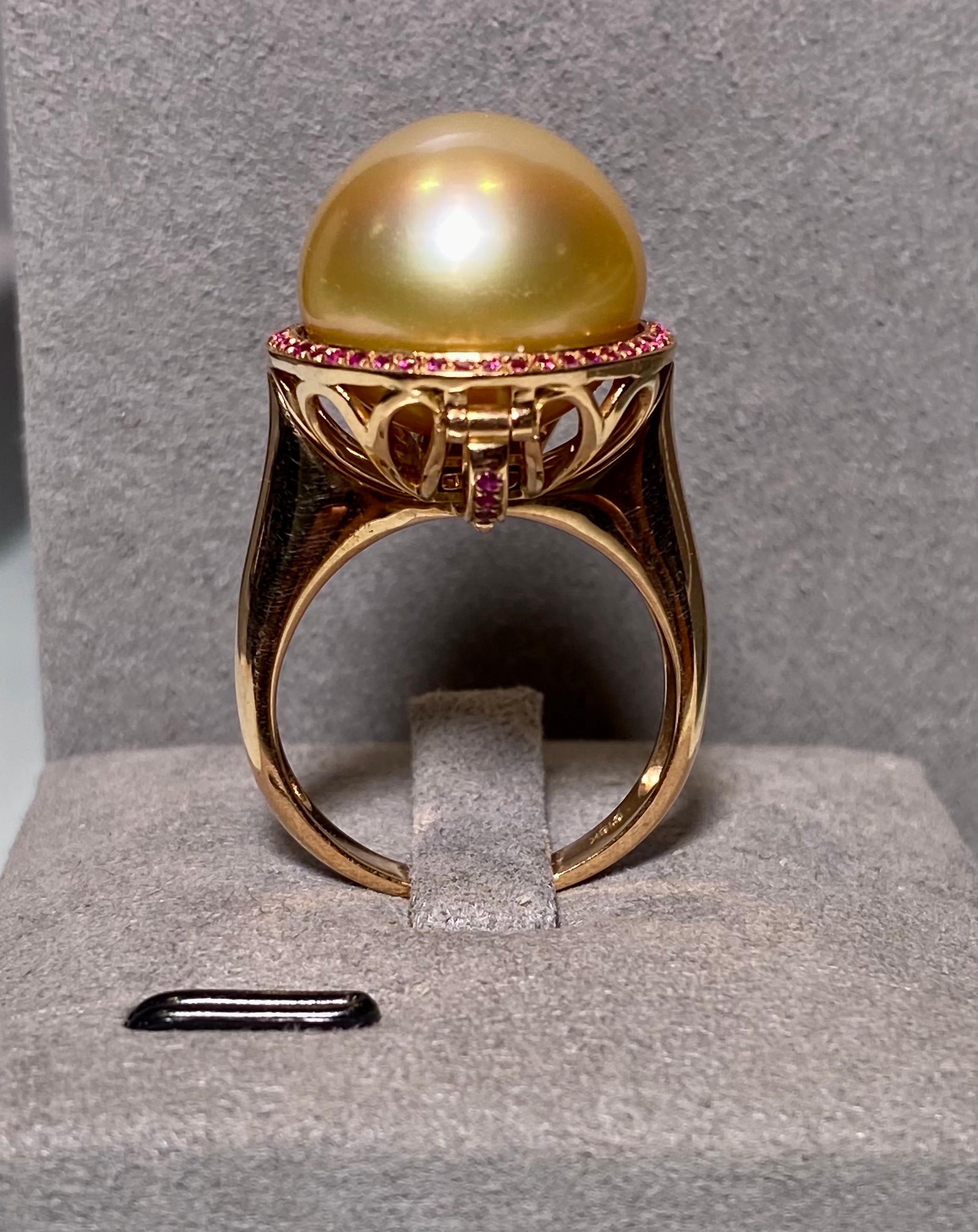 Eostre Goldener Südseeperlen- und Rubin-Anhänger-Ring aus 18 Karat Roségold  (Zeitgenössisch) im Angebot