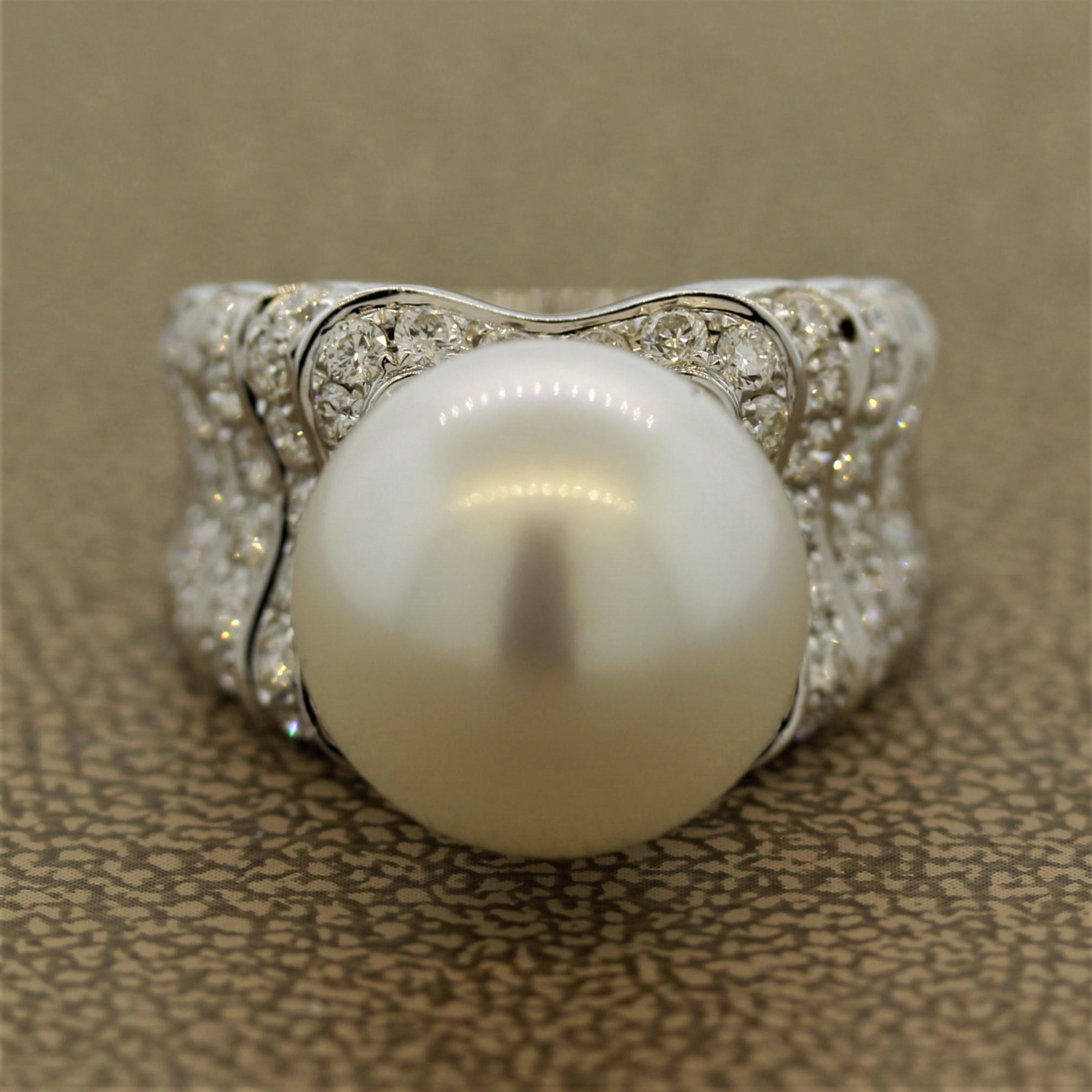 You can't be mistaken for this stunning piece, whether it's a gift for someone very special or for you to wear and dazzle your friends on all occasions.

This ring features a 14.00mm South  Pearl that came from the depths of the South Sea. It is