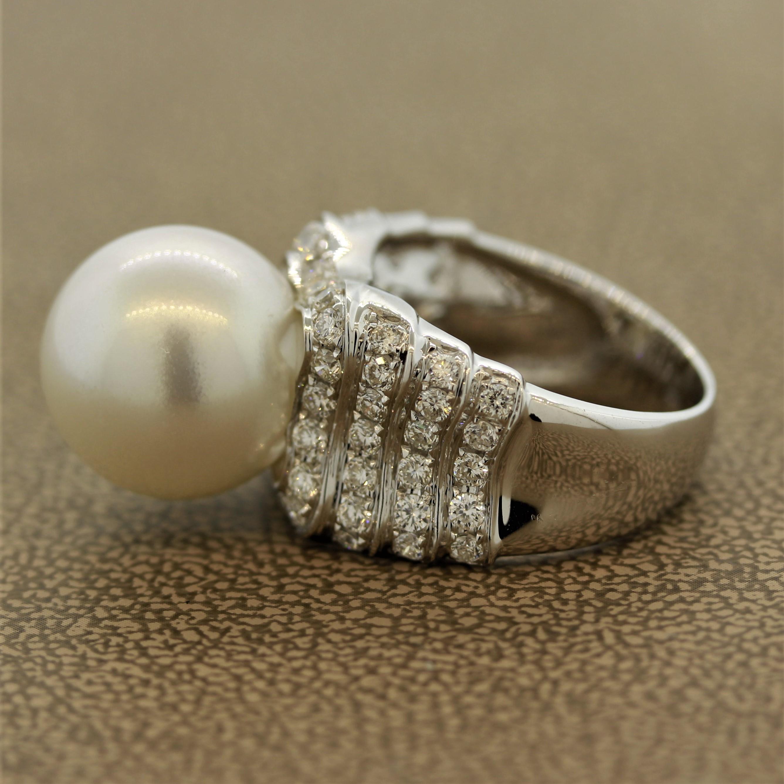 South Sea Pearl Half Circle Diamond Gold Ring In New Condition For Sale In Beverly Hills, CA
