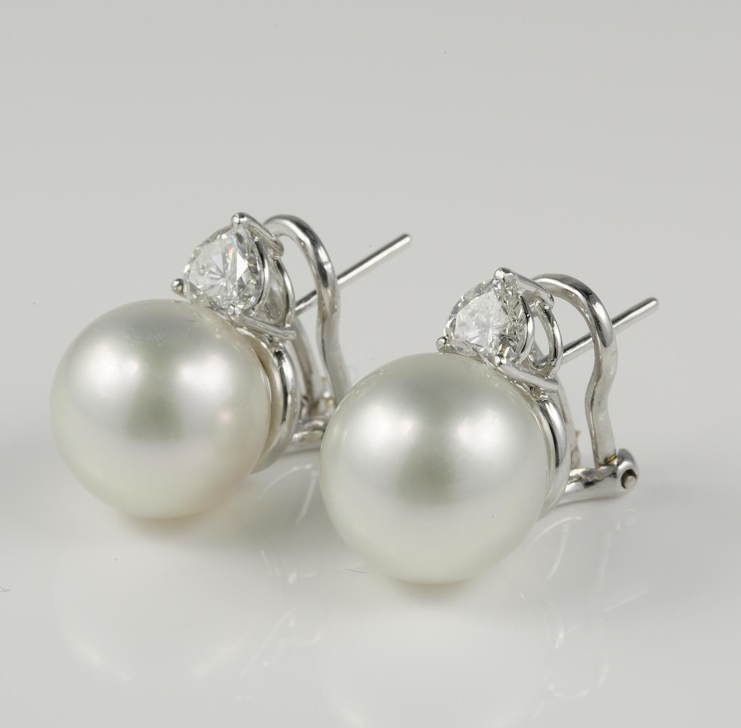 Contemporary South Sea Pearl Heart Diamond 1.0 Carat G VVS Earrings For Sale