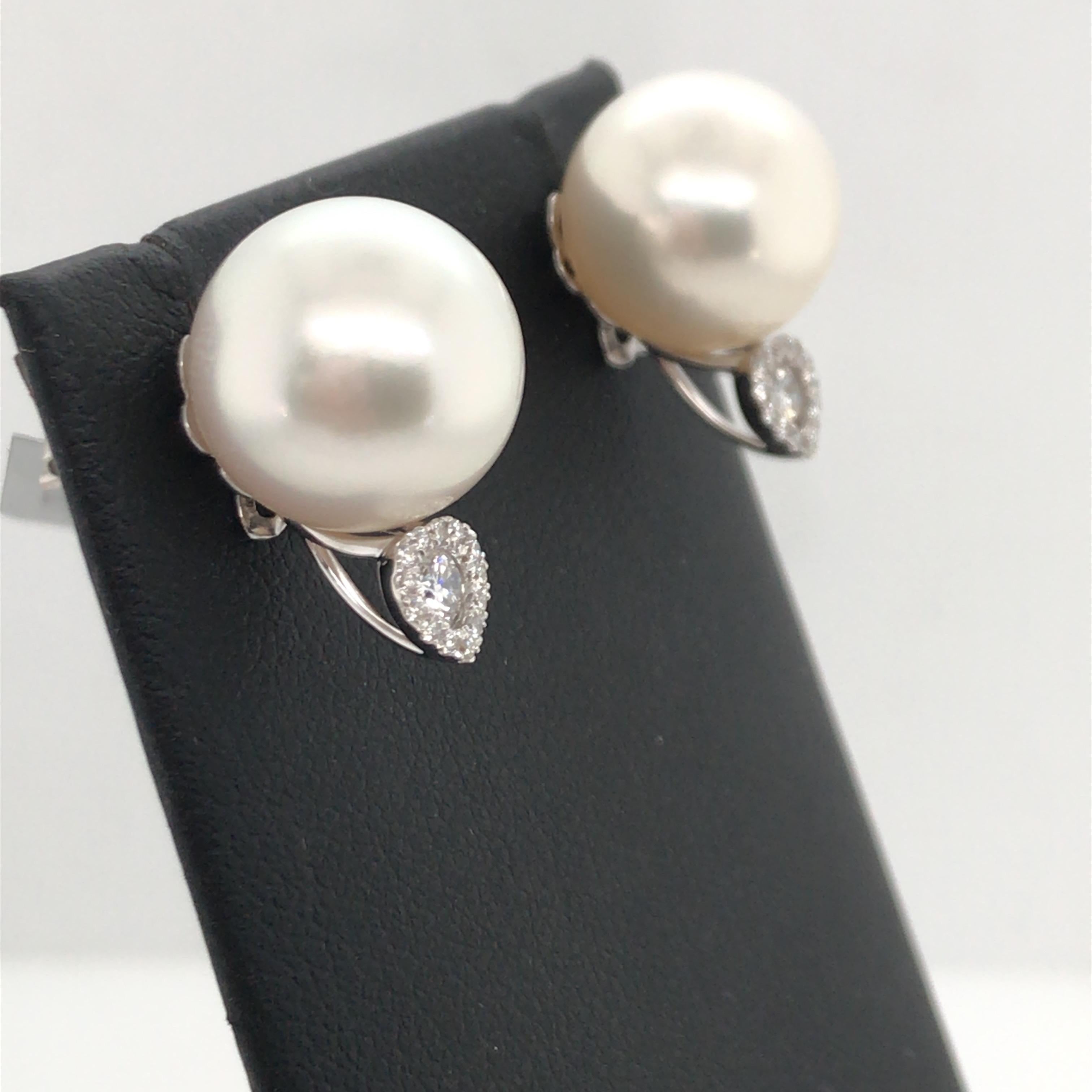 Contemporary South Sea Pearl Heart Shape Diamond Earrings 0.17 Carat 18 Karat White Gold For Sale