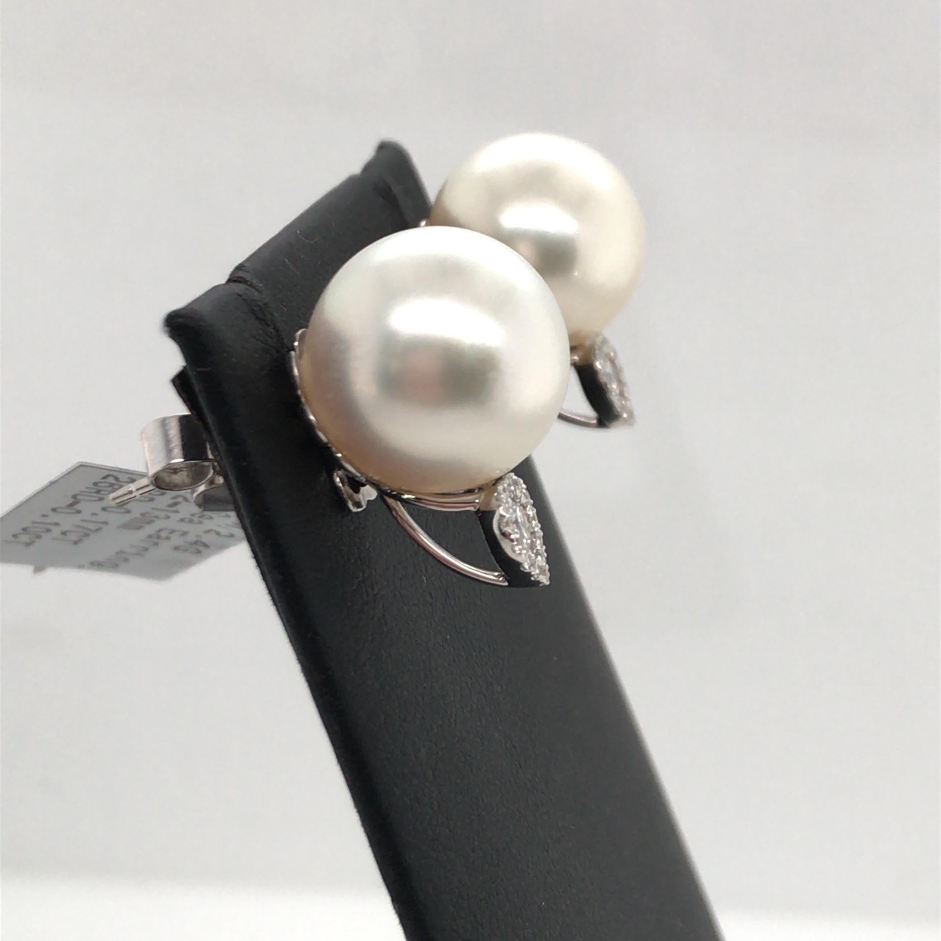 Round Cut South Sea Pearl Heart Shape Diamond Earrings 0.17 Carat 18 Karat White Gold For Sale
