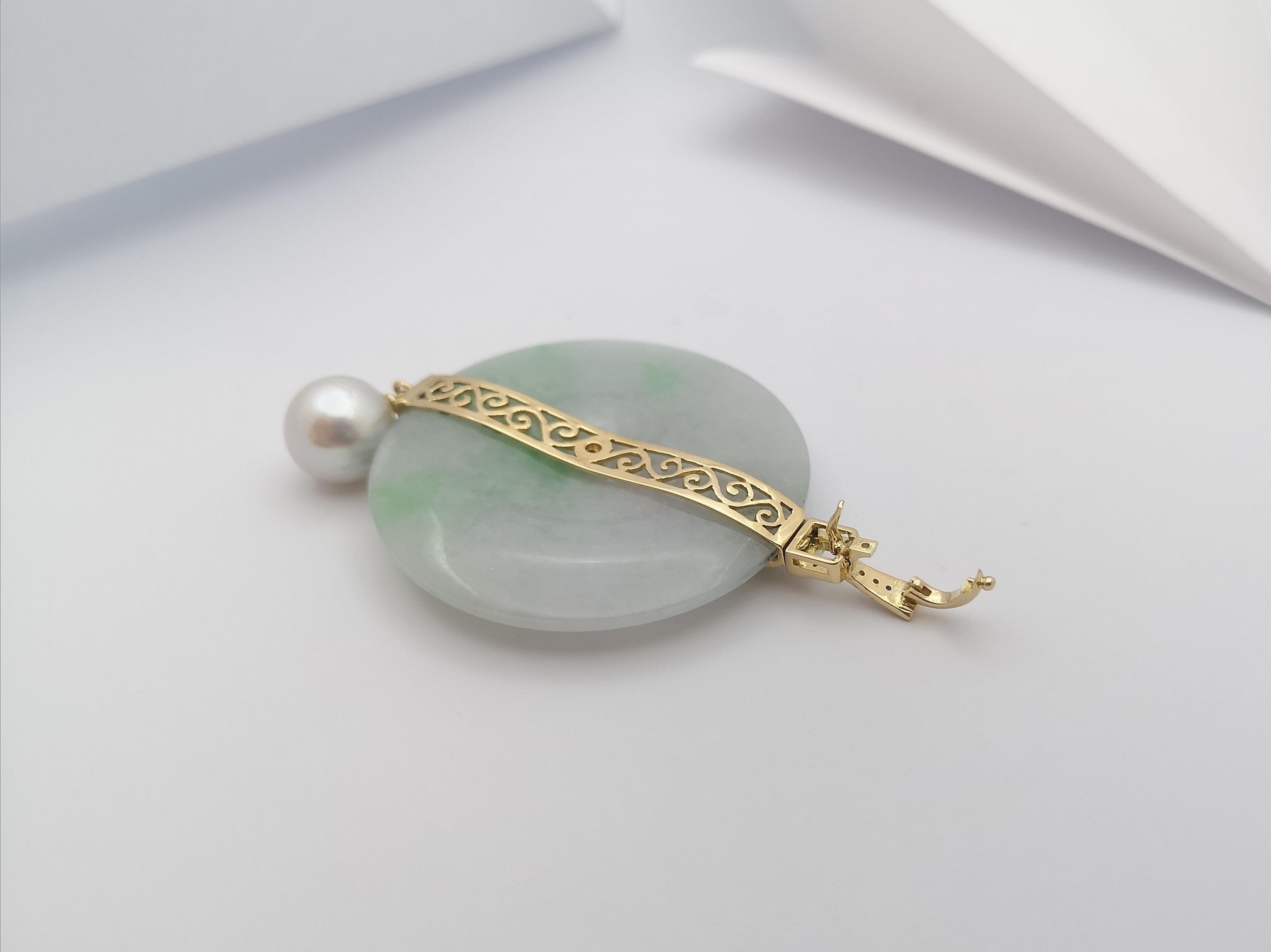 South Sea Pearl, Jade, Emerald, Diamond 0.84 Carat Pendant Set in 18 Karat Gold For Sale 5
