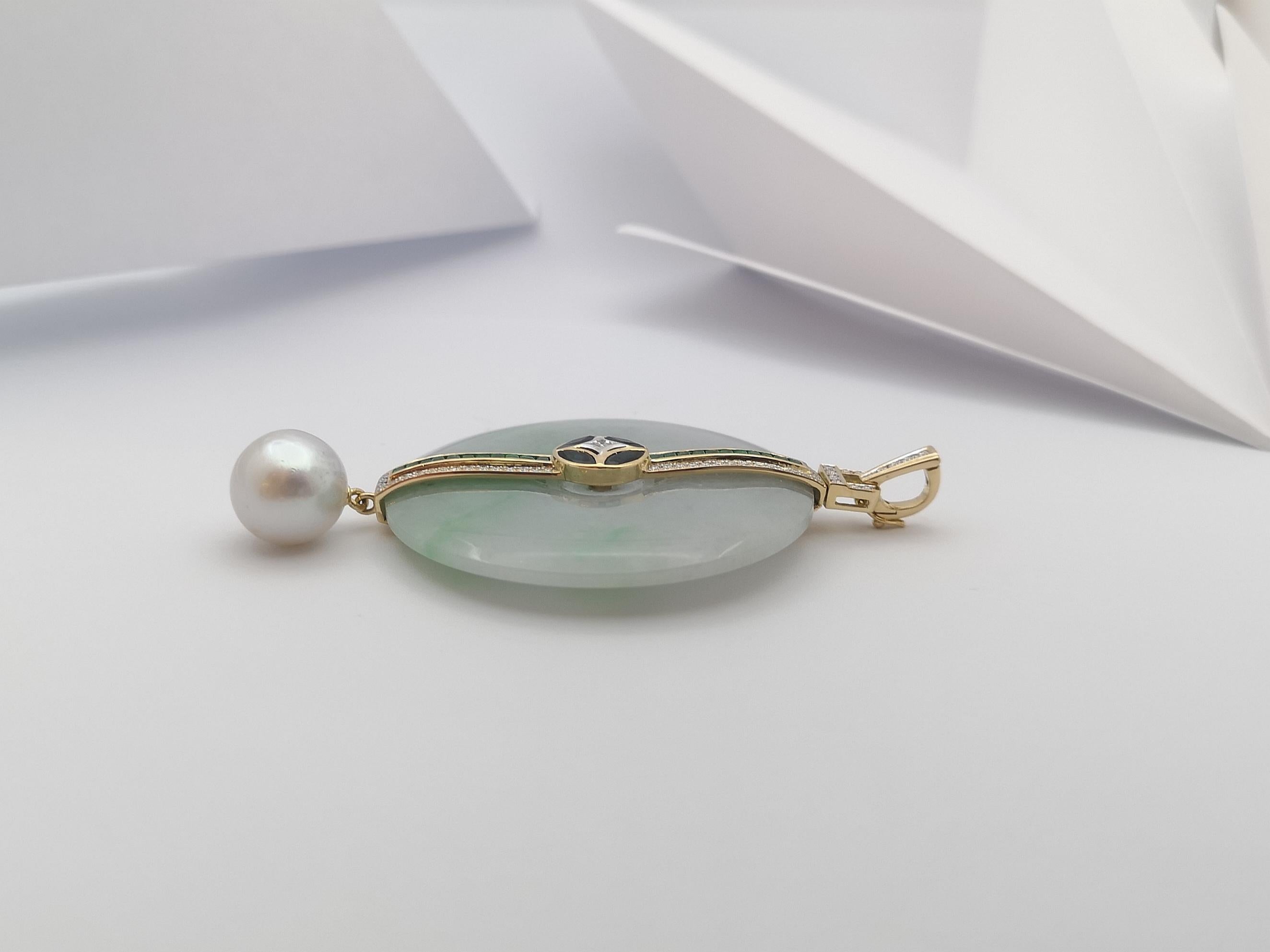 South Sea Pearl, Jade, Emerald, Diamond 0.84 Carat Pendant Set in 18 Karat Gold For Sale 1