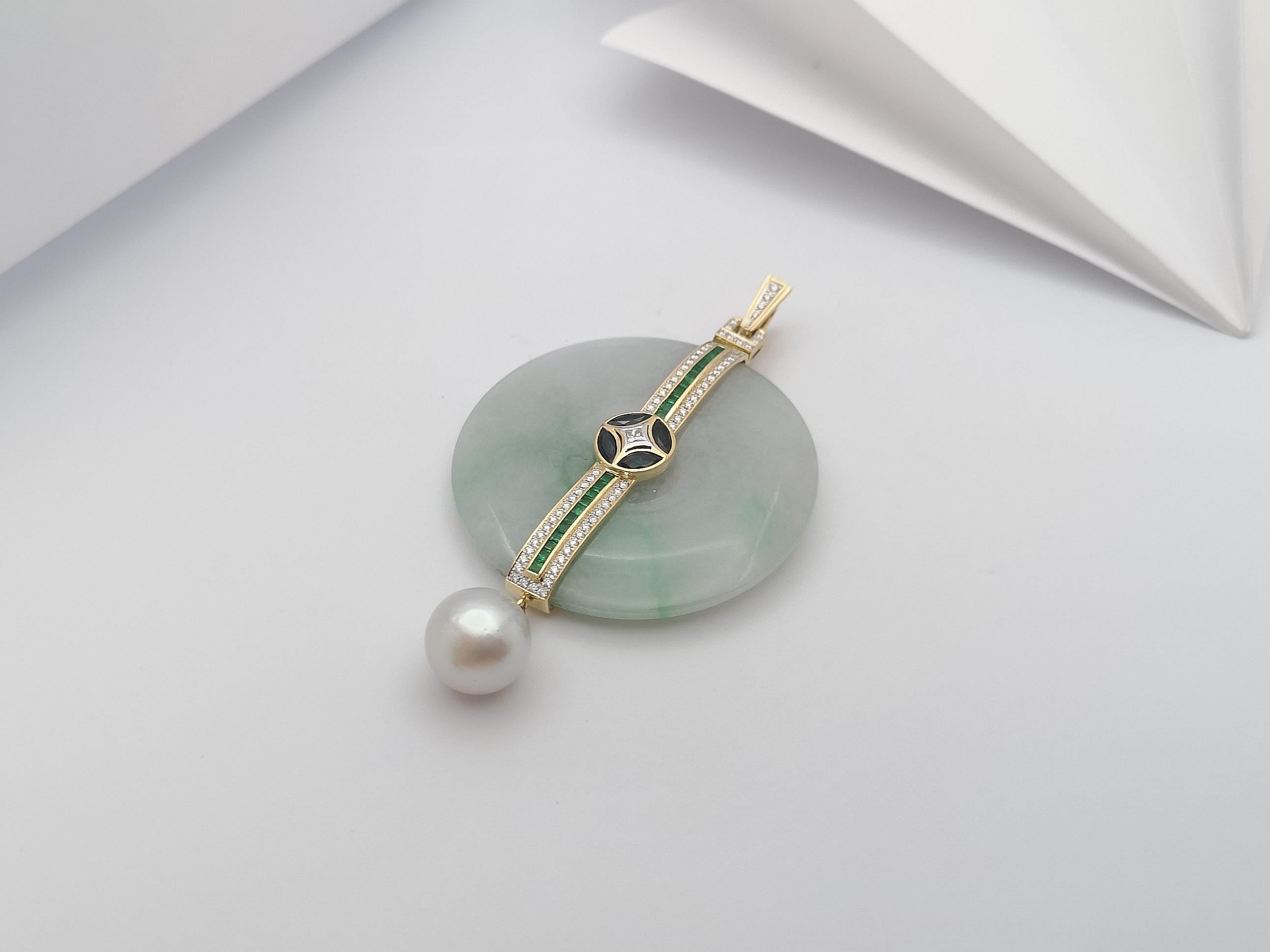 South Sea Pearl, Jade, Emerald, Diamond 0.84 Carat Pendant Set in 18 Karat Gold For Sale 2