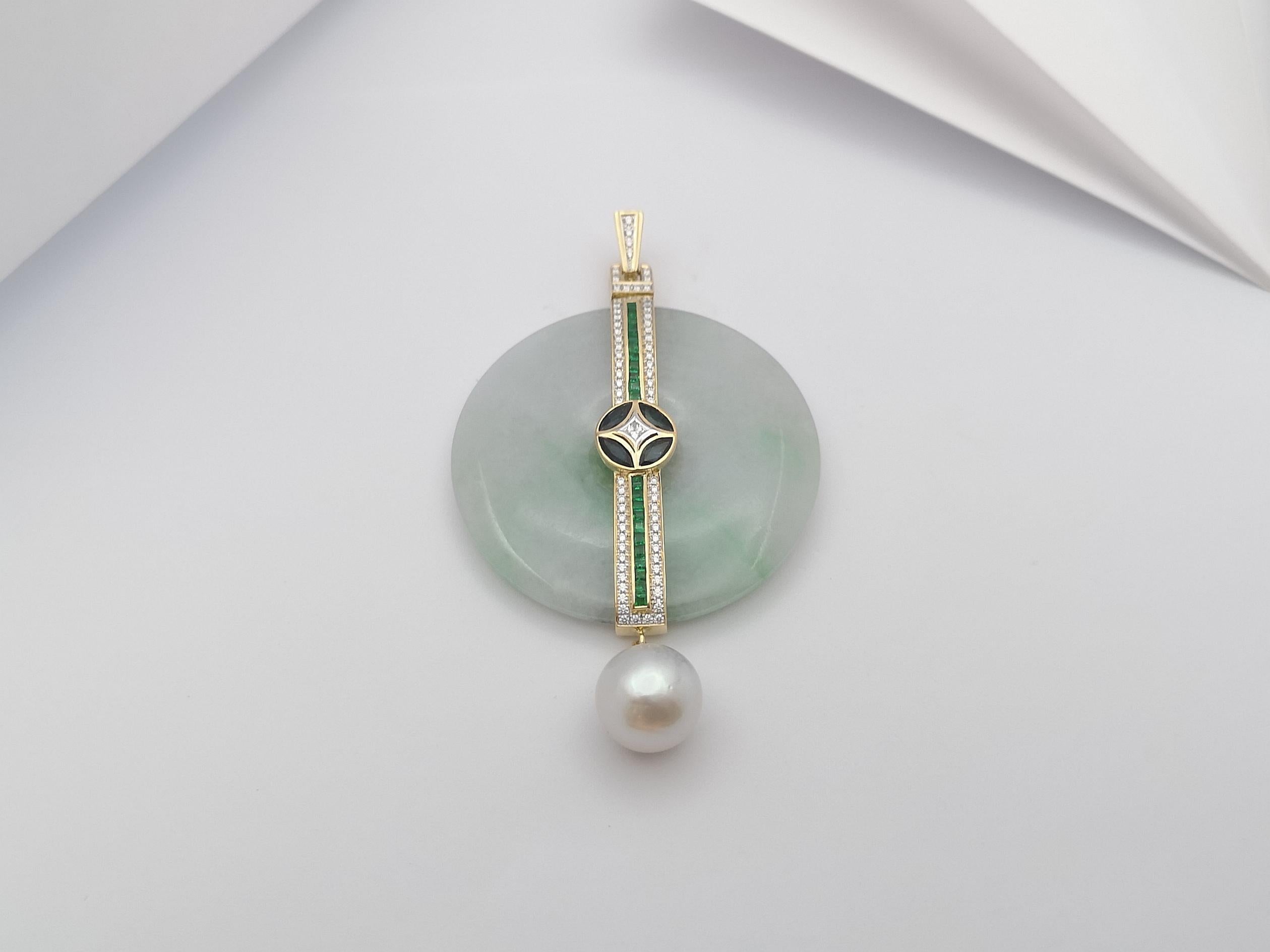 South Sea Pearl, Jade, Emerald, Diamond 0.84 Carat Pendant Set in 18 Karat Gold For Sale 3