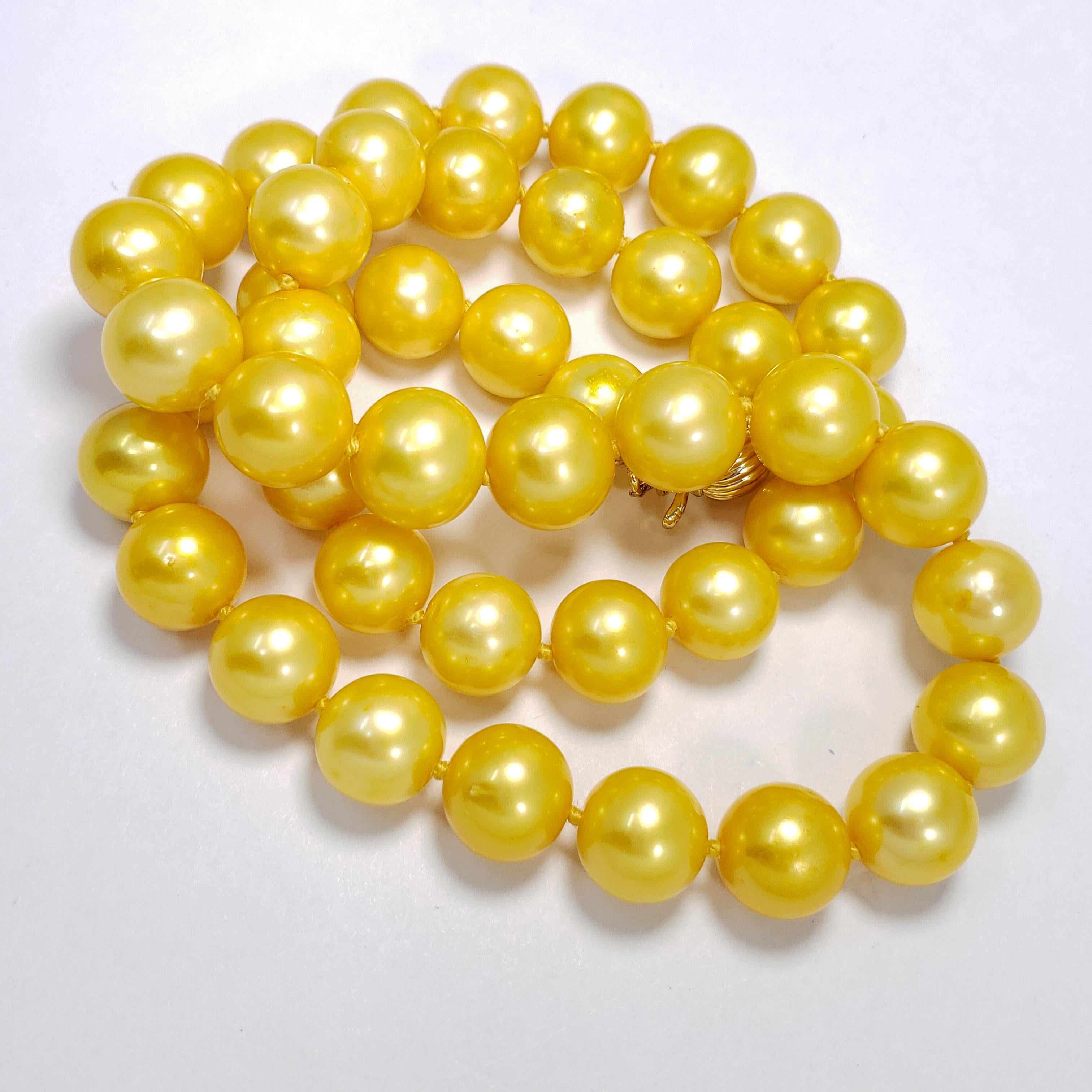 Perle Collier à cordes nouées en perles des mers du Sud avec fermoir en or jaune 14 carats en vente