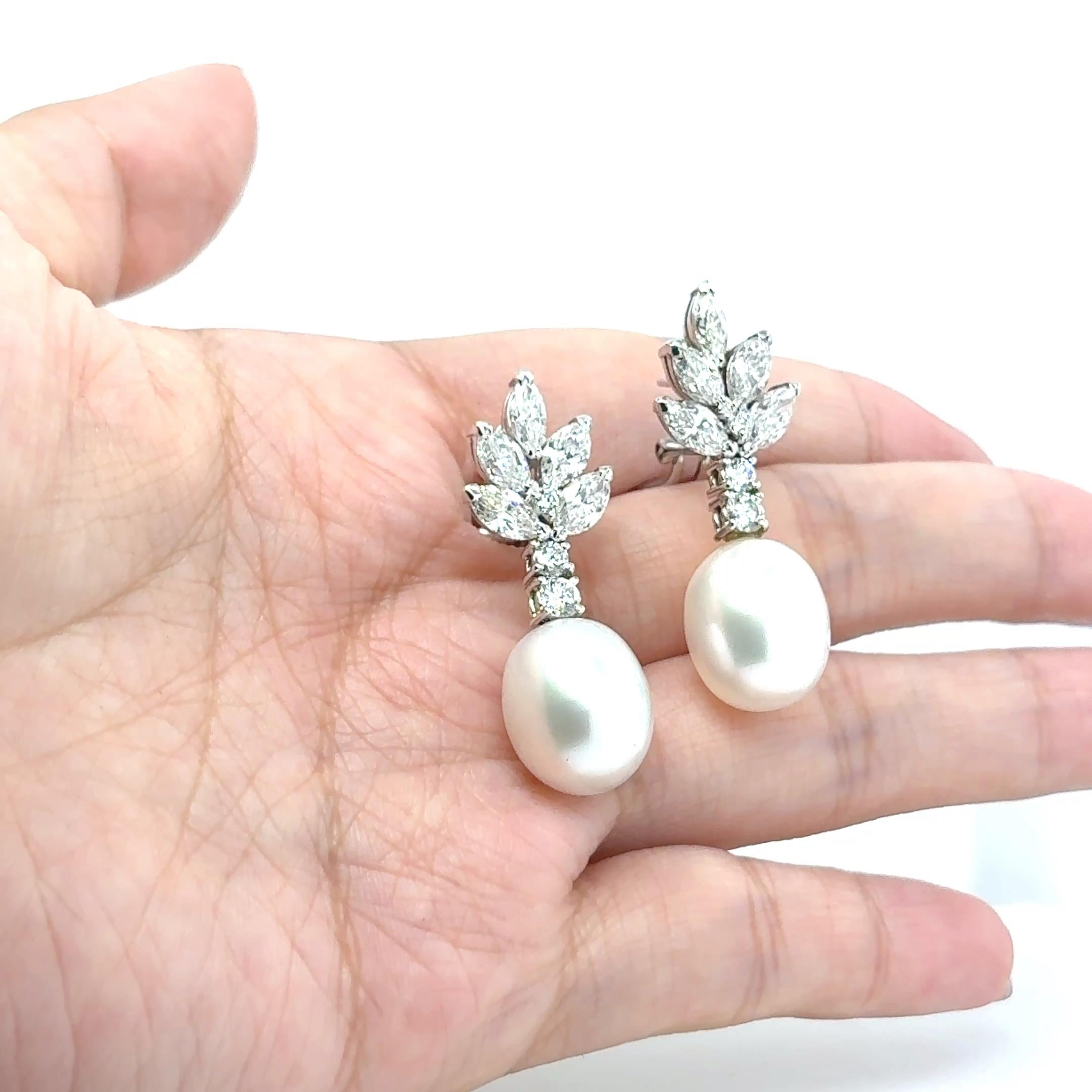 Taglio marquise Orecchini con perle dei mari del sud, diamanti rotondi e marquise 4,32 carati in vendita