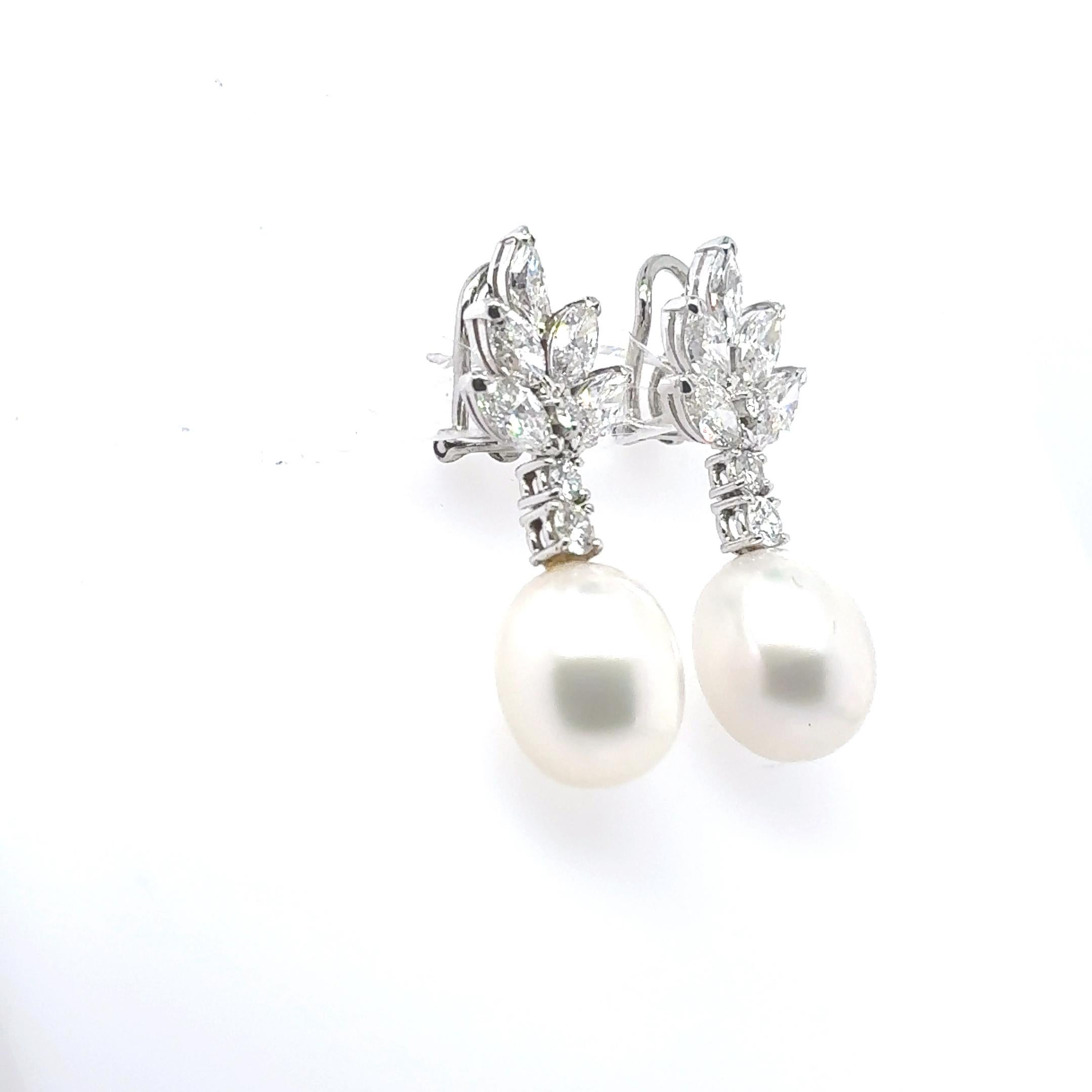Donna Orecchini con perle dei mari del sud, diamanti rotondi e marquise 4,32 carati in vendita