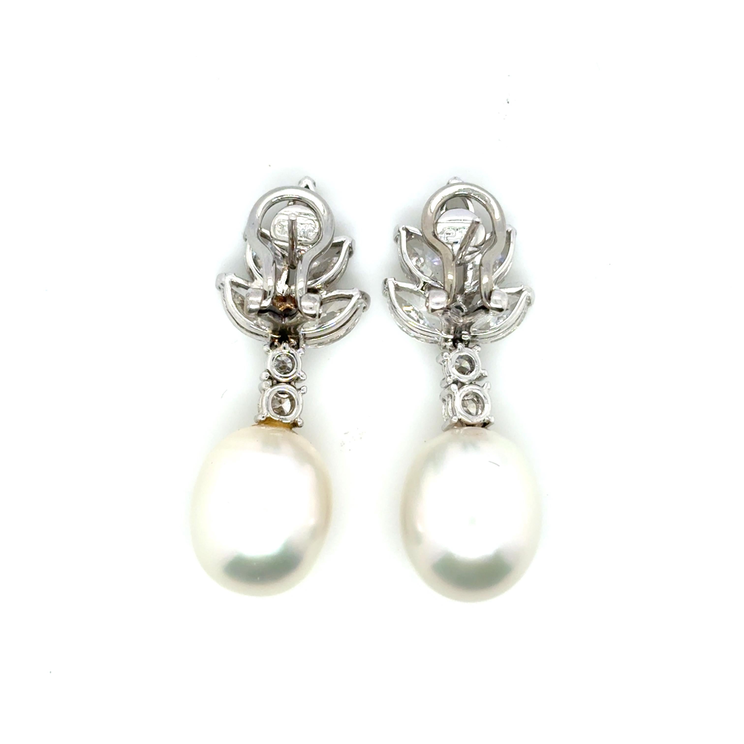 Orecchini con perle dei mari del sud, diamanti rotondi e marquise 4,32 carati in vendita 3