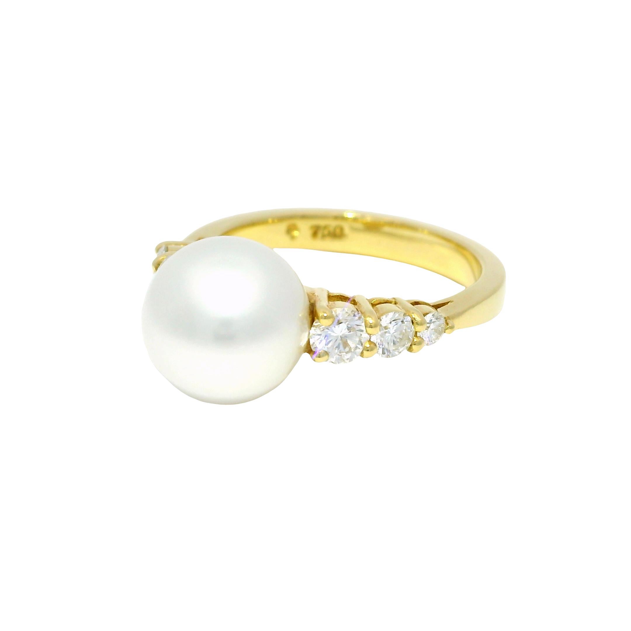 Bague 18 carats avec perles des mers du Sud et diamants naturels en stock Pour femmes en vente