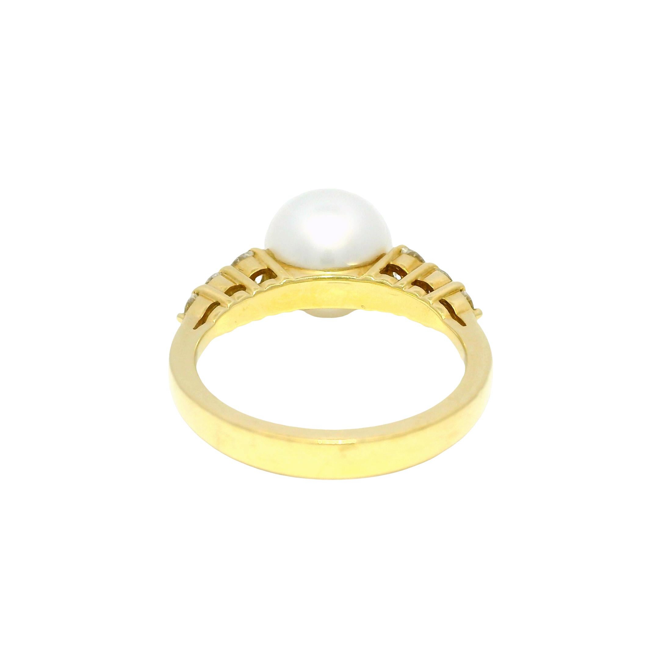 Bague 18 carats avec perles des mers du Sud et diamants naturels en stock en vente 3