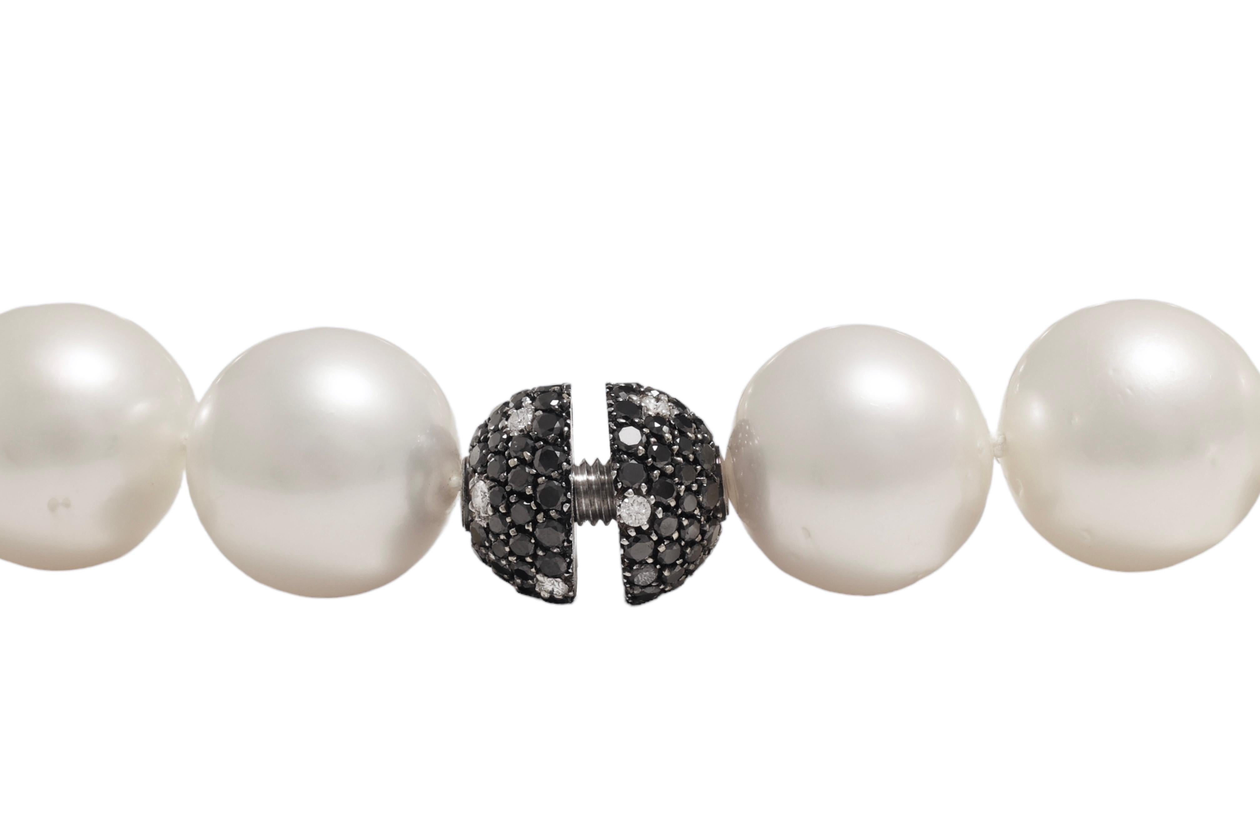 Collier de perles des mers du Sud 18 carats Casier en or blanc 2.28 ct. Diamant 15-16.5mm en vente 3