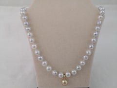 South Sea Pearl Necklace and Golden Pearl Pendant, 18 Karat Gold
