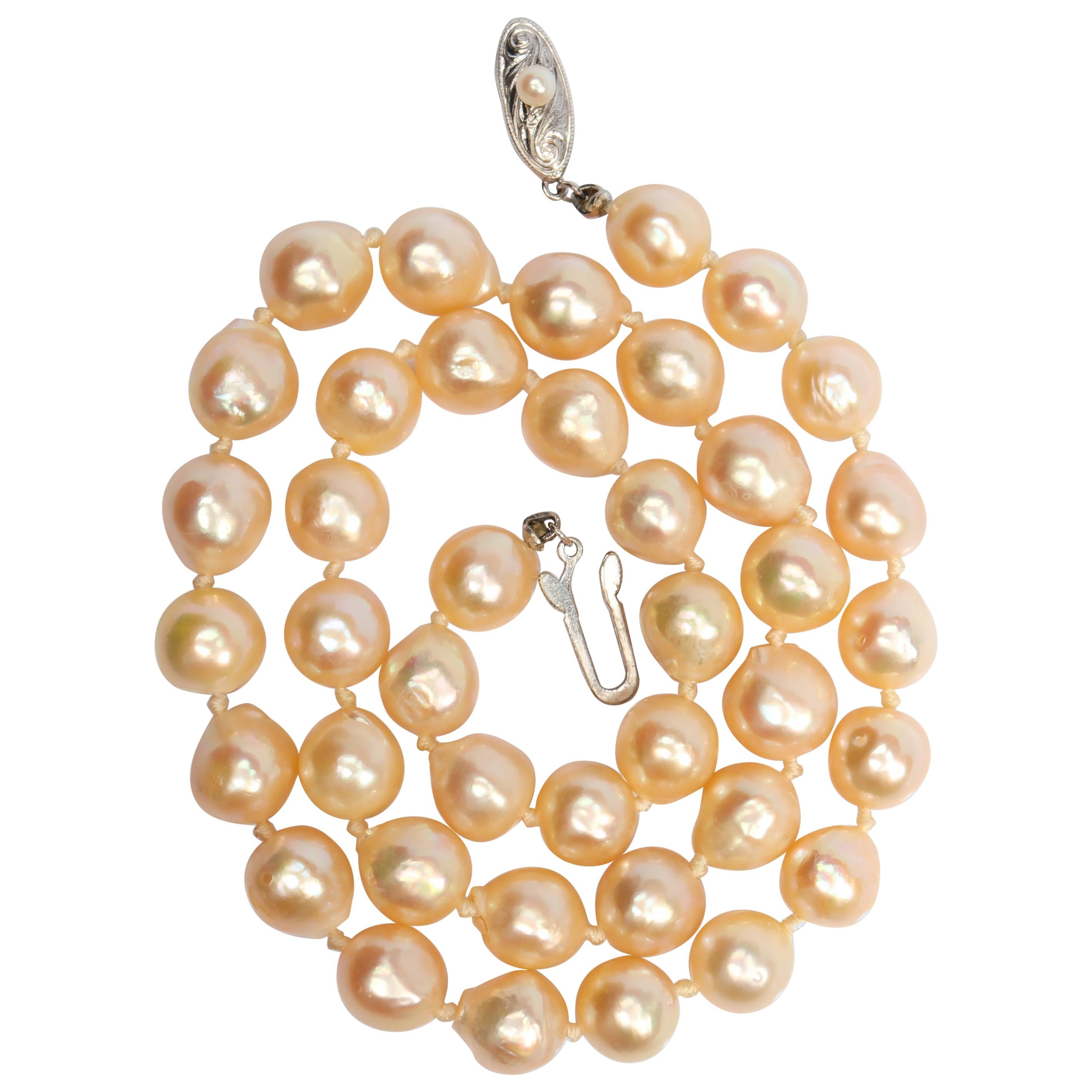 South Sea Pearl Necklace is Early Example of Cultured South Sea Pearls