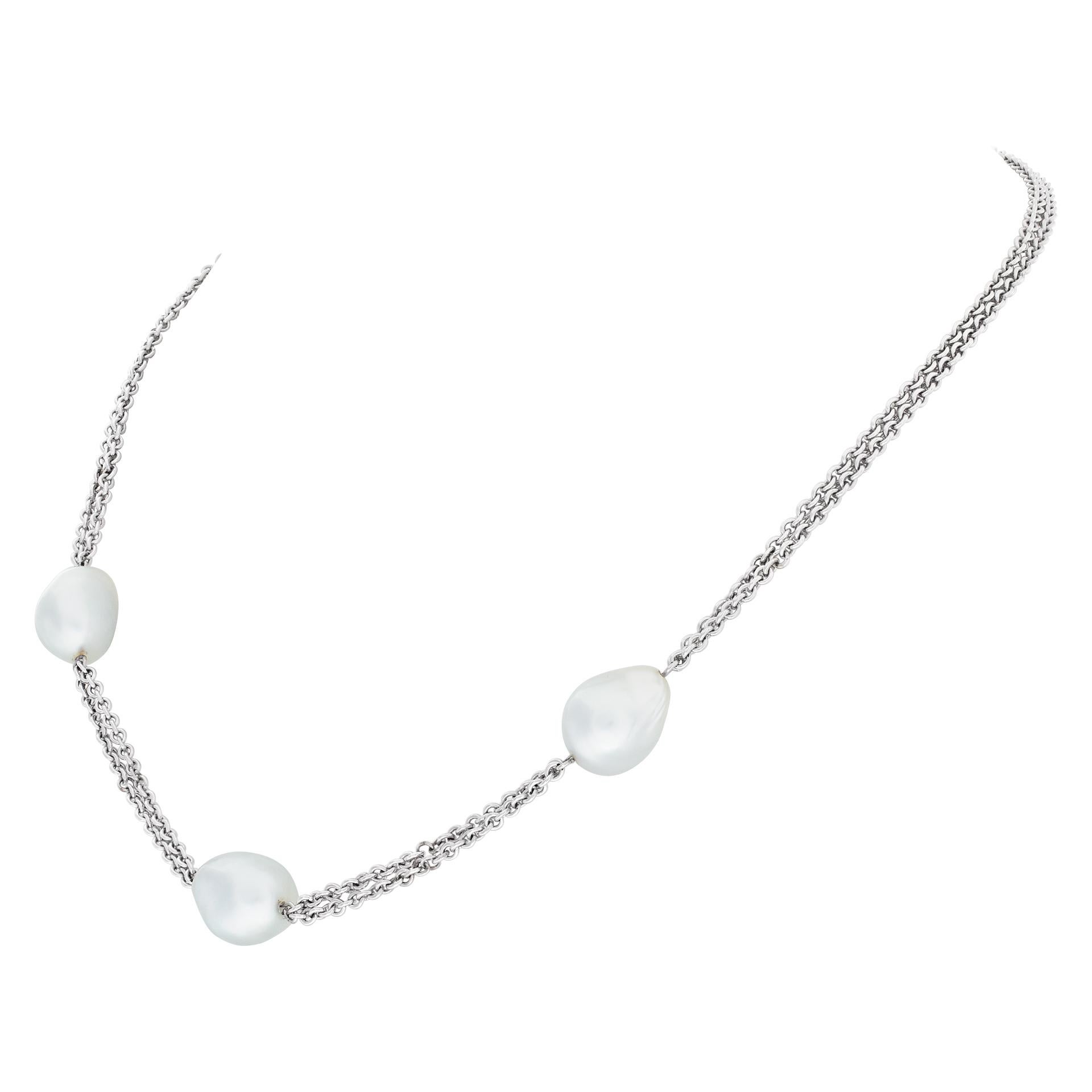 South Sea Pearl Necklace on 18k White Gold Chain In Excellent Condition For Sale In Surfside, FL