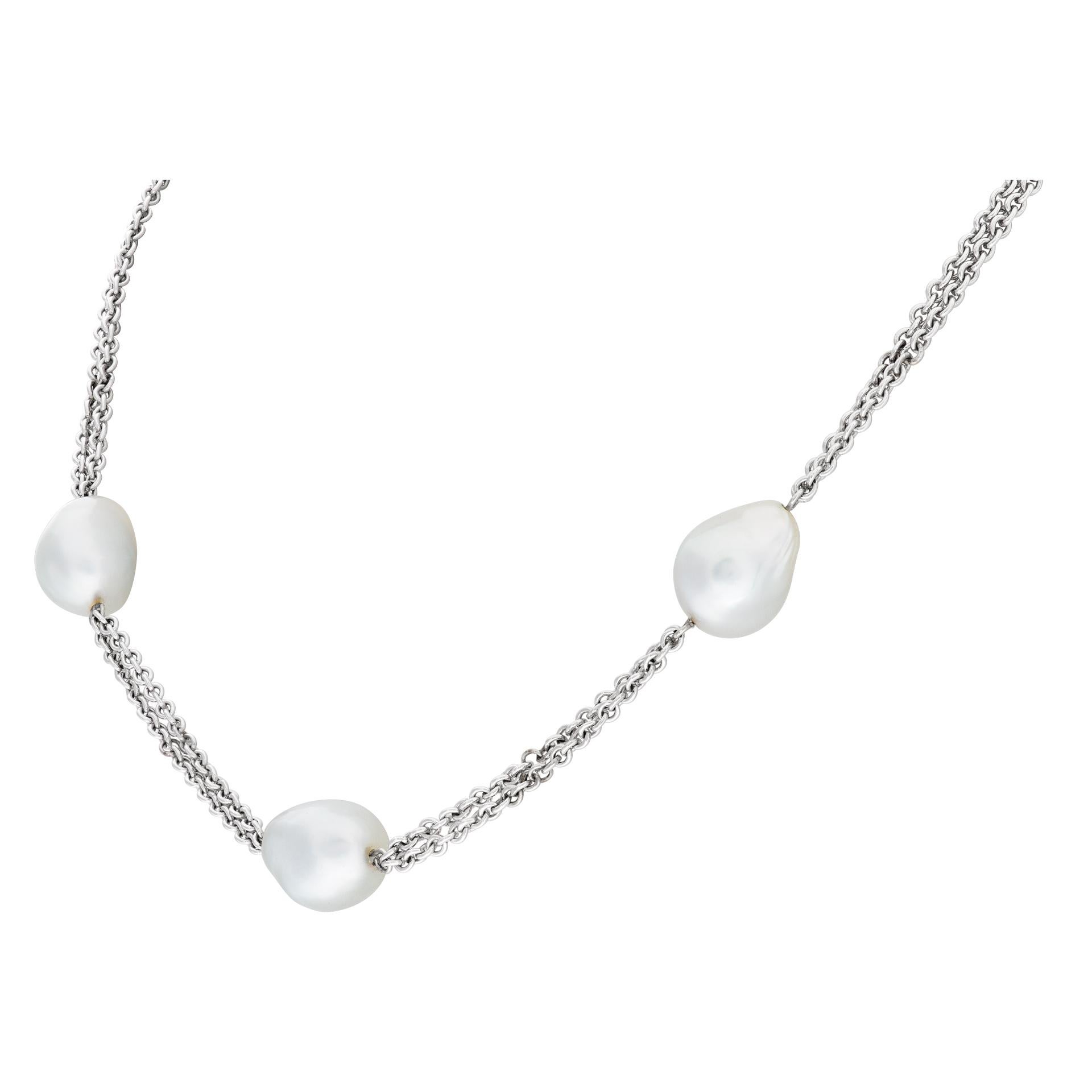 South Sea Pearl Necklace on 18k White Gold Chain In Excellent Condition For Sale In Surfside, FL
