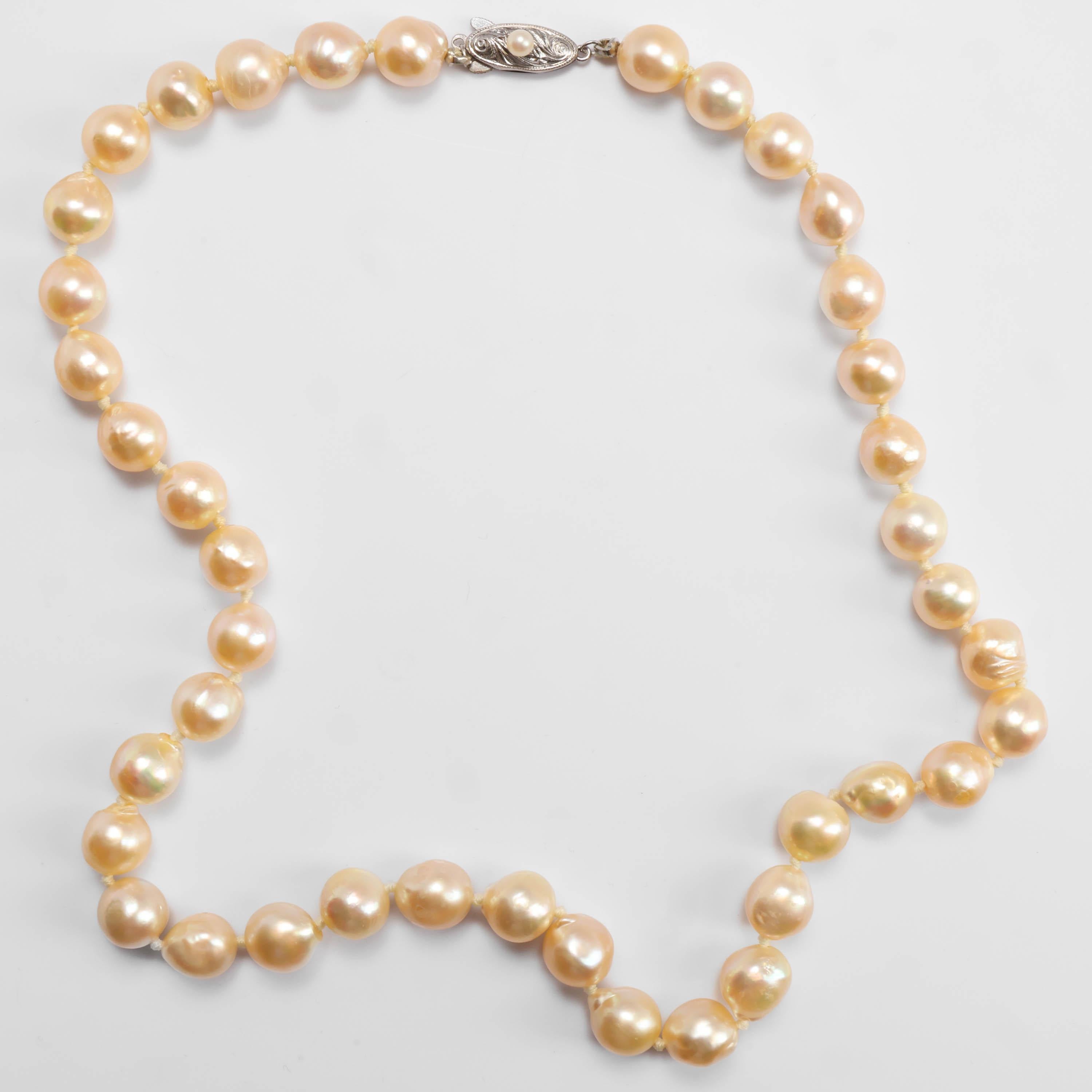 Women's South Sea Pearl Necklace Vers. 1.0