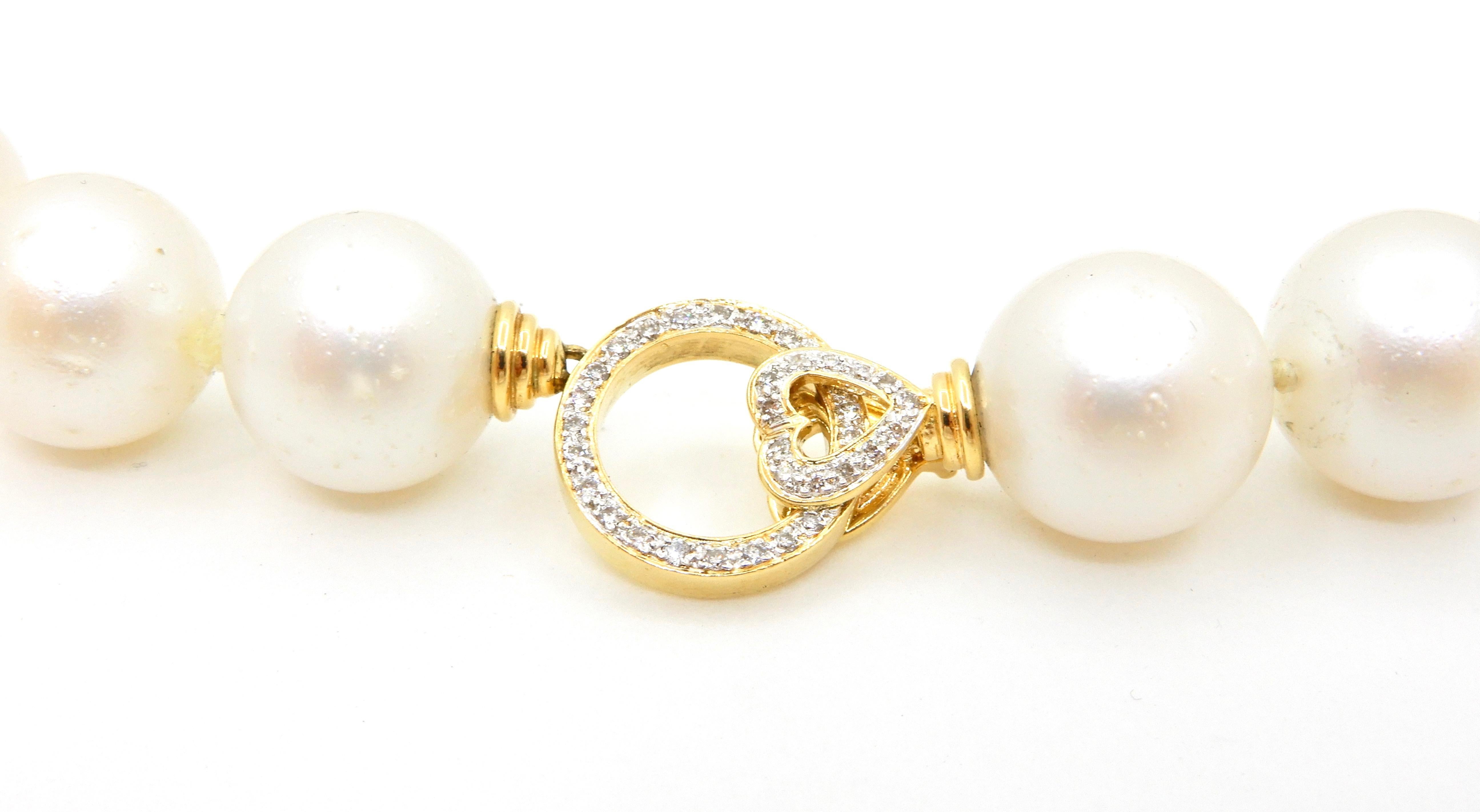 Round Cut South Sea Pearl Necklace with 18 Carat Yellow Gold and Diamond Clasp For Sale