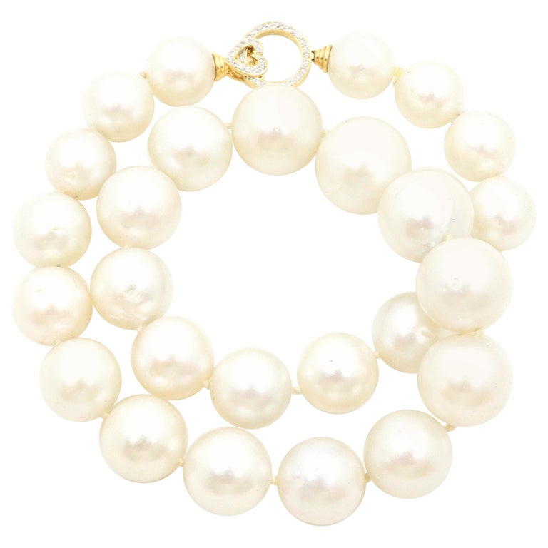 South Sea Pearl Necklace with 18 Carat Yellow Gold and Diamond Clasp ...