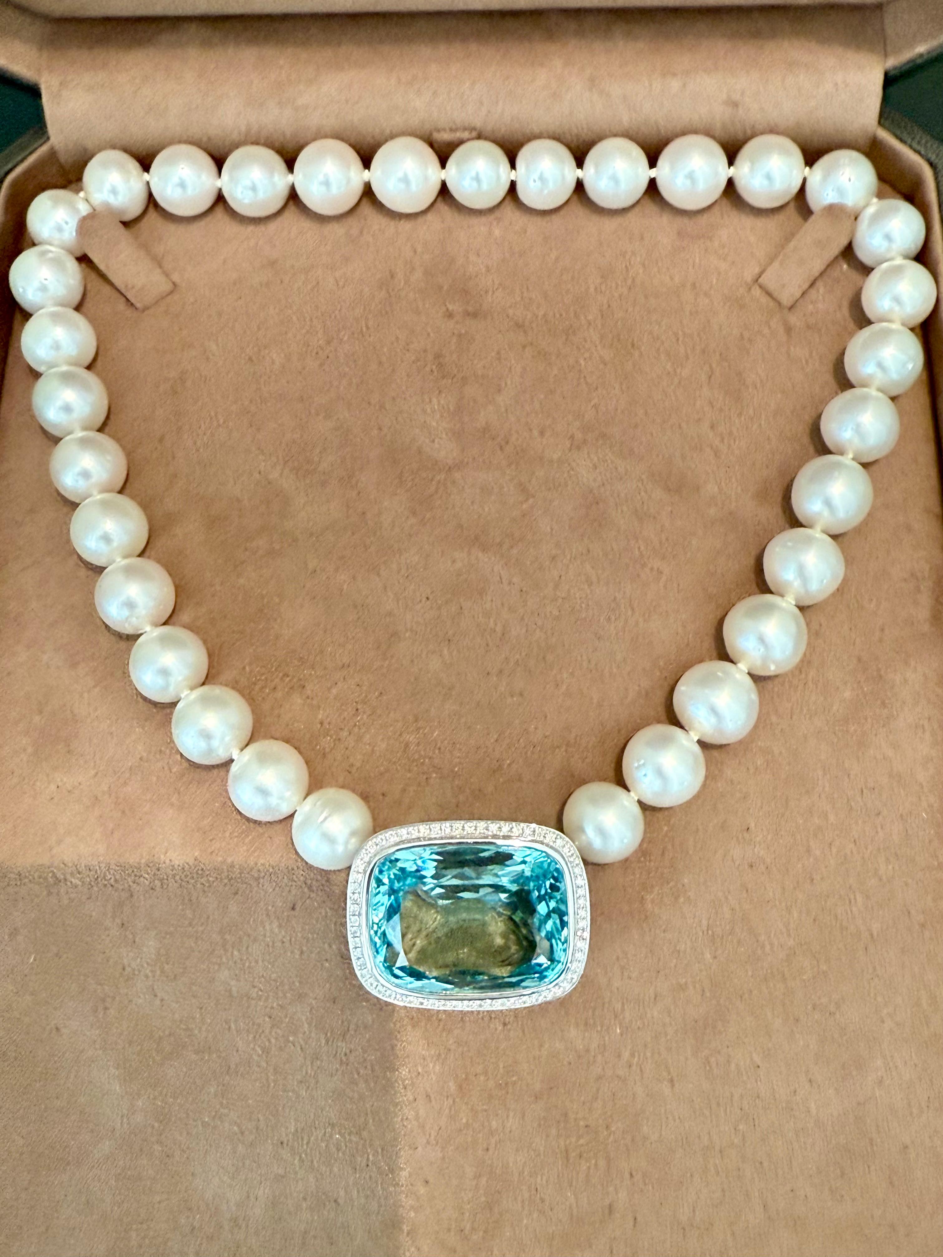 Contemporaneo Perla dei mari del sud  Collana con  Ciondolo con diamante e acquamarina in oro bianco 18 K. in vendita