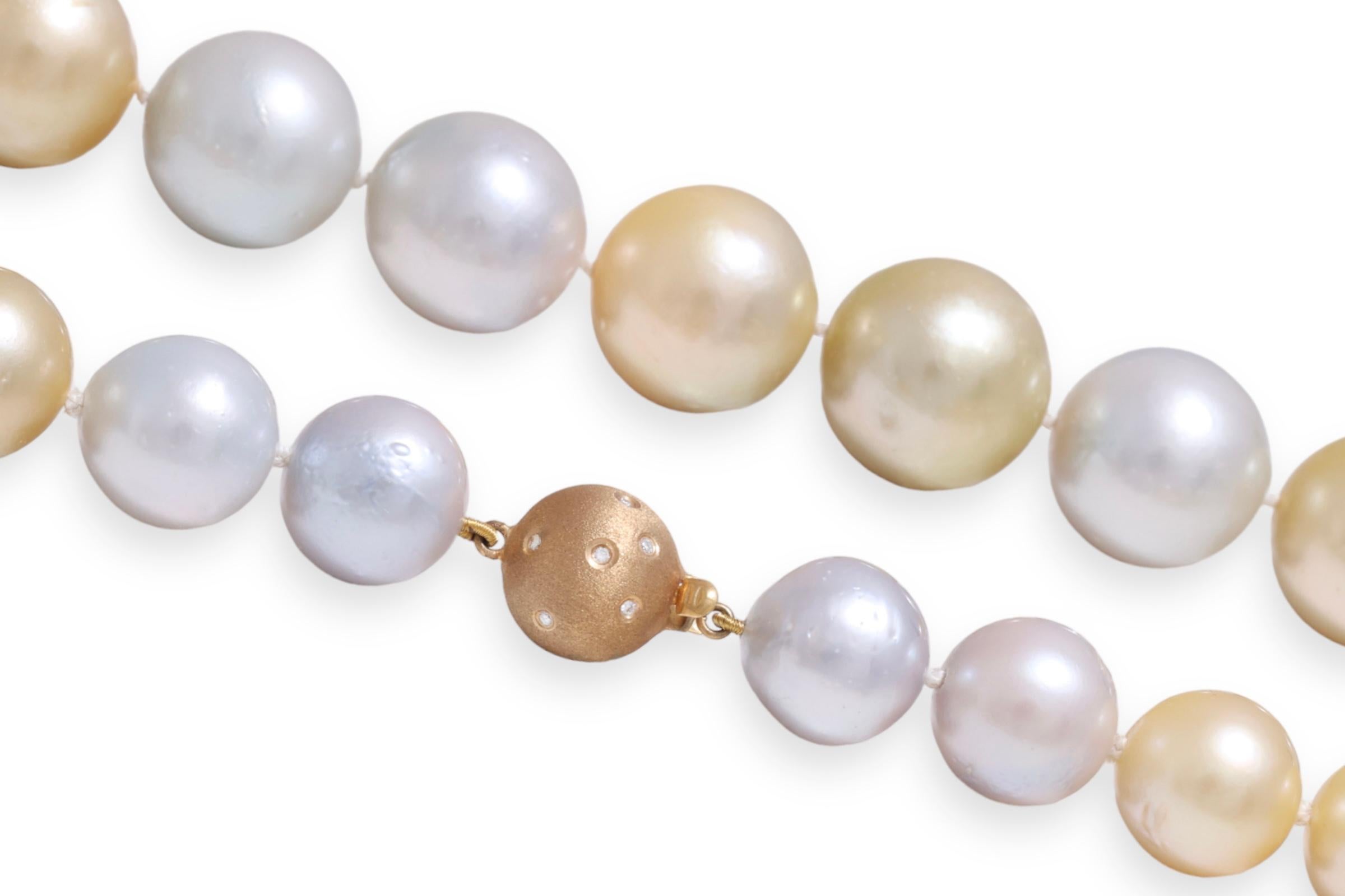 Collana di perle dei mari del sud con 18 kt. Serratura rotonda in oro con diamanti, 12 - 16,7 mm in vendita 6