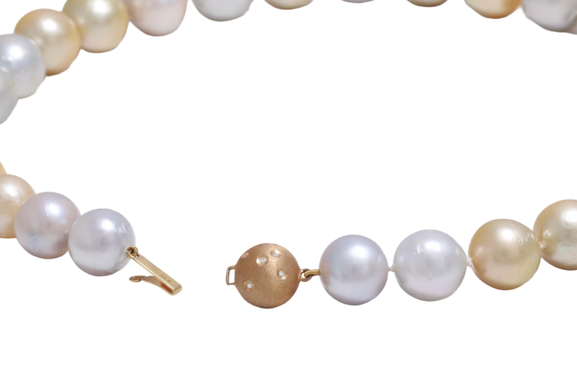 Collana di perle dei mari del sud con 18 kt. Serratura rotonda in oro con diamanti, 12 - 16,7 mm in vendita 10
