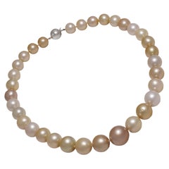 South Sea Pearl Necklace With 18 kt. White Gold Locker wi& Diamonds 11-17mm