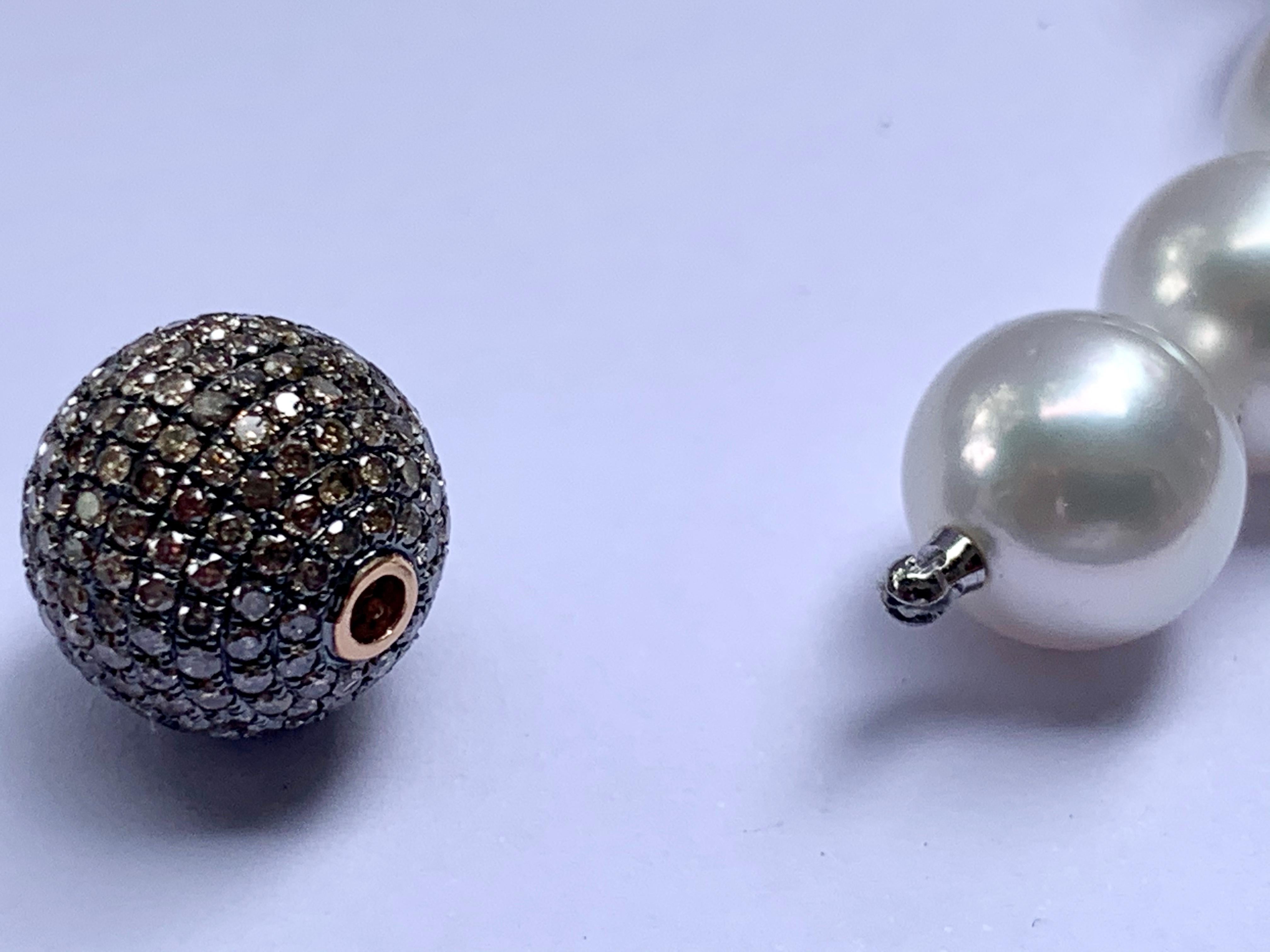 Collier de perles des mers du Sud avec fermoir en diamants de couleur champagne en vente 1