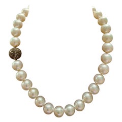 Collier de perles des mers du Sud avec fermoir en diamants de couleur champagne