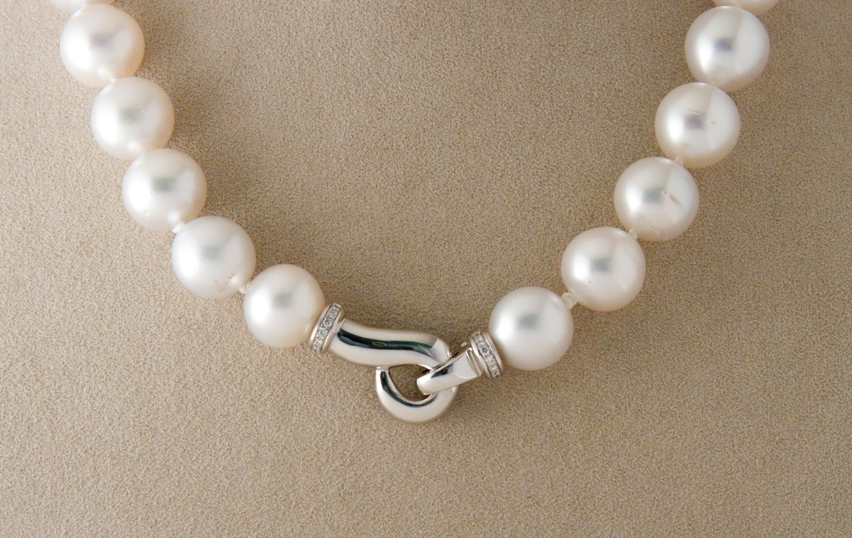 Women's South Sea Pearl Necklace with Claps Diamonds on White Gold 18 Karat