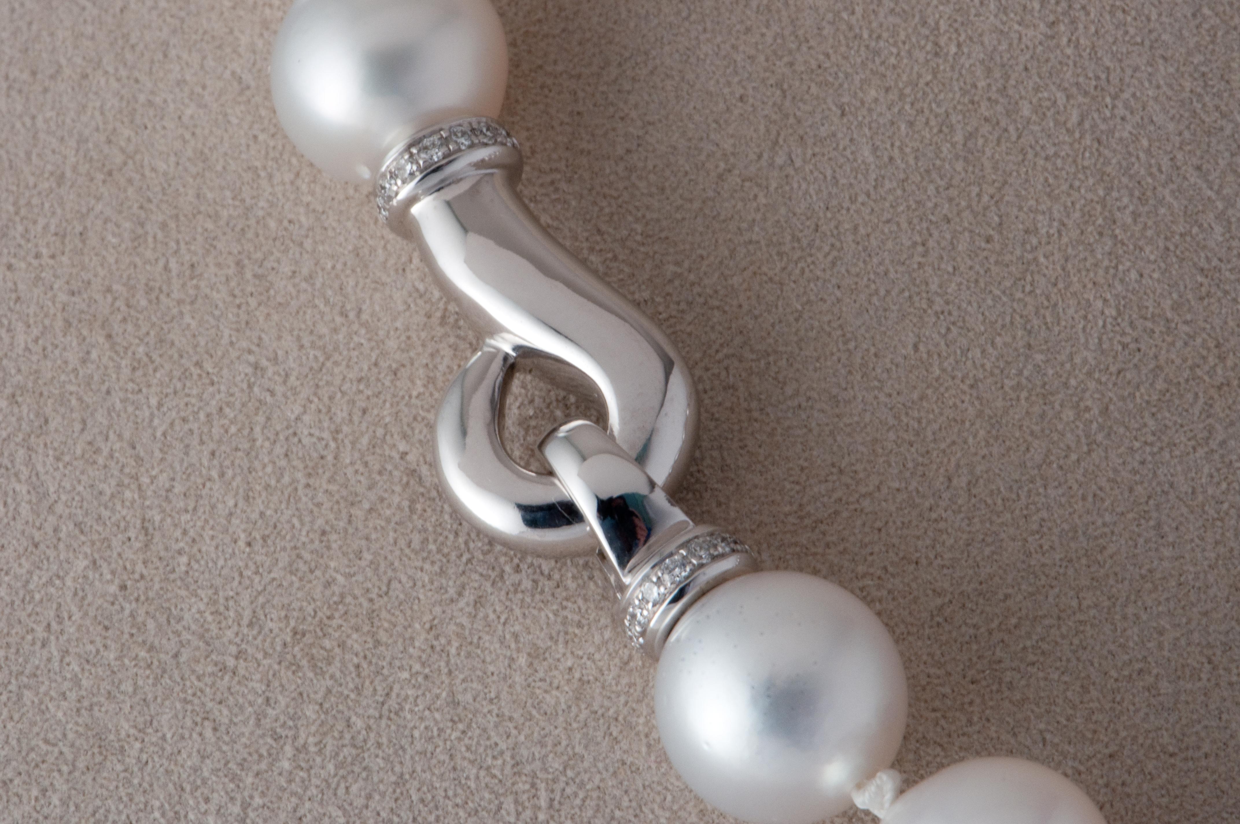 South Sea Pearl Necklace with Claps Diamonds on White Gold 18 Karat 1