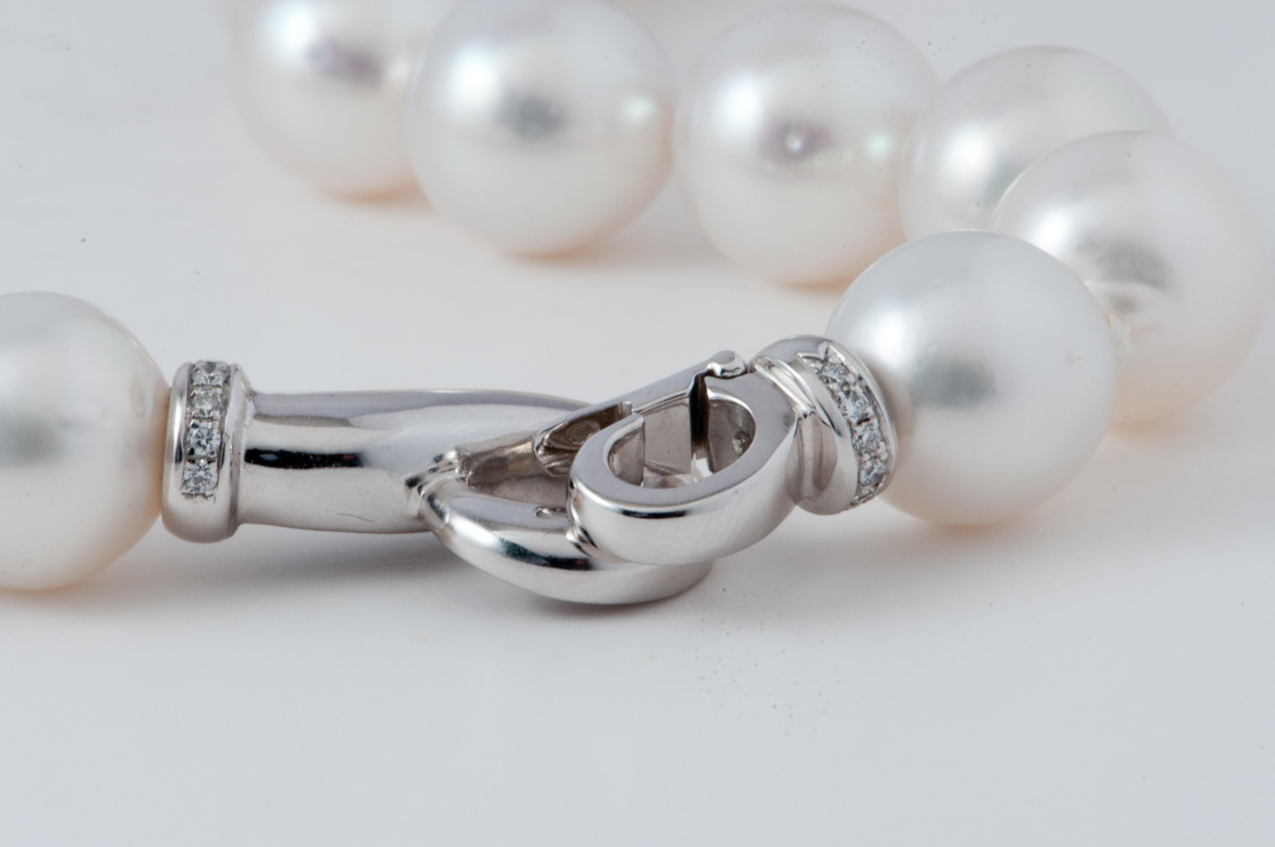 South Sea Pearl Necklace with Claps Diamonds on White Gold 18 Karat 4