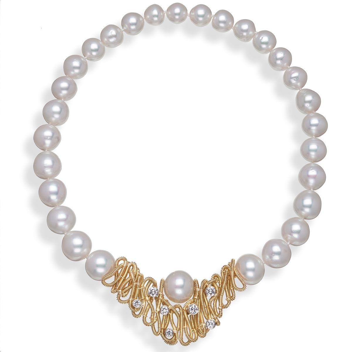 Südseeperlen-Halskette mit handbeschichtetem 18 Karat Goldmotiv und Diamanten (Zeitgenössisch) im Angebot