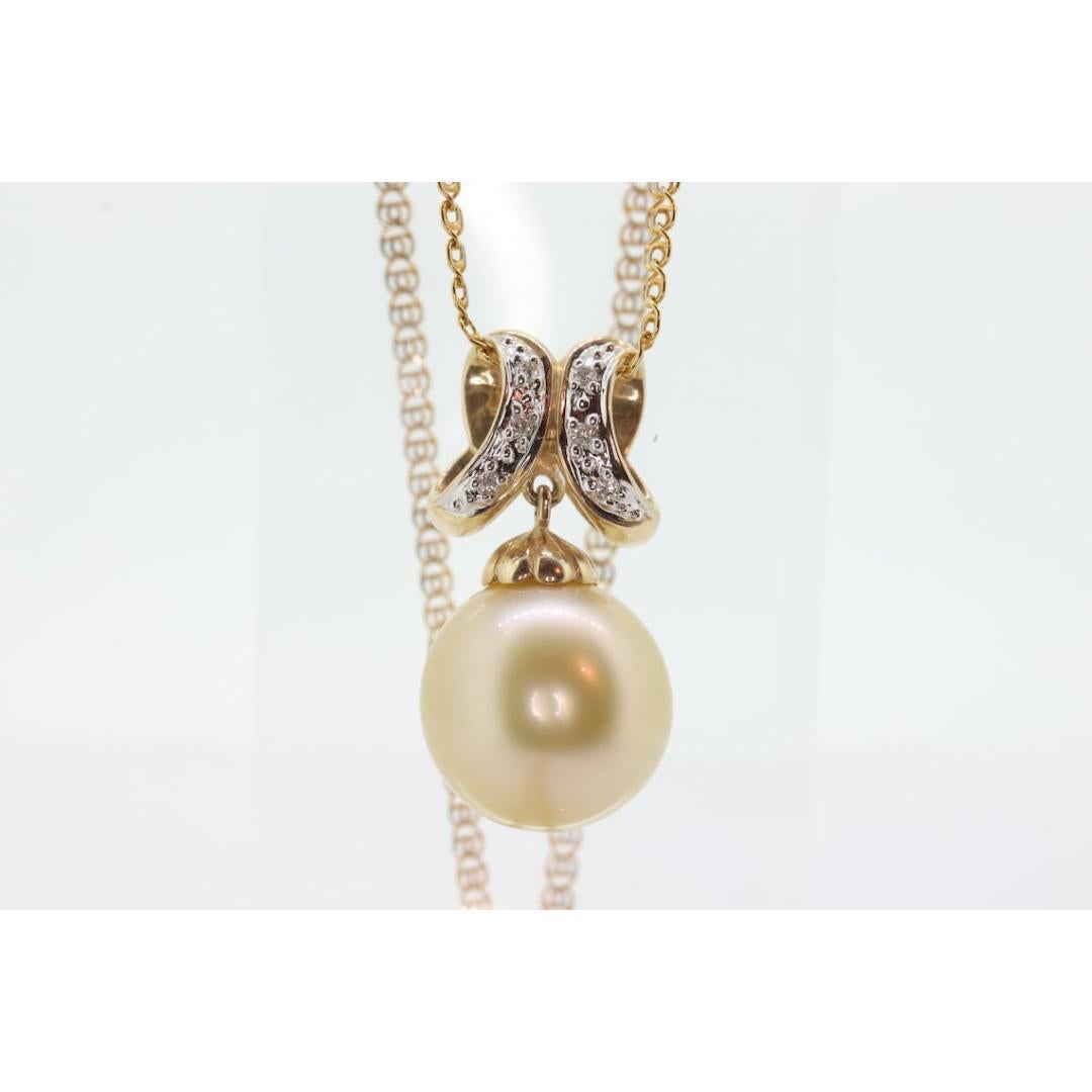 South Sea Pearl Pendant. 14k Gold South Sea Pearl Dangle Pendant Necklace. For Sale 1
