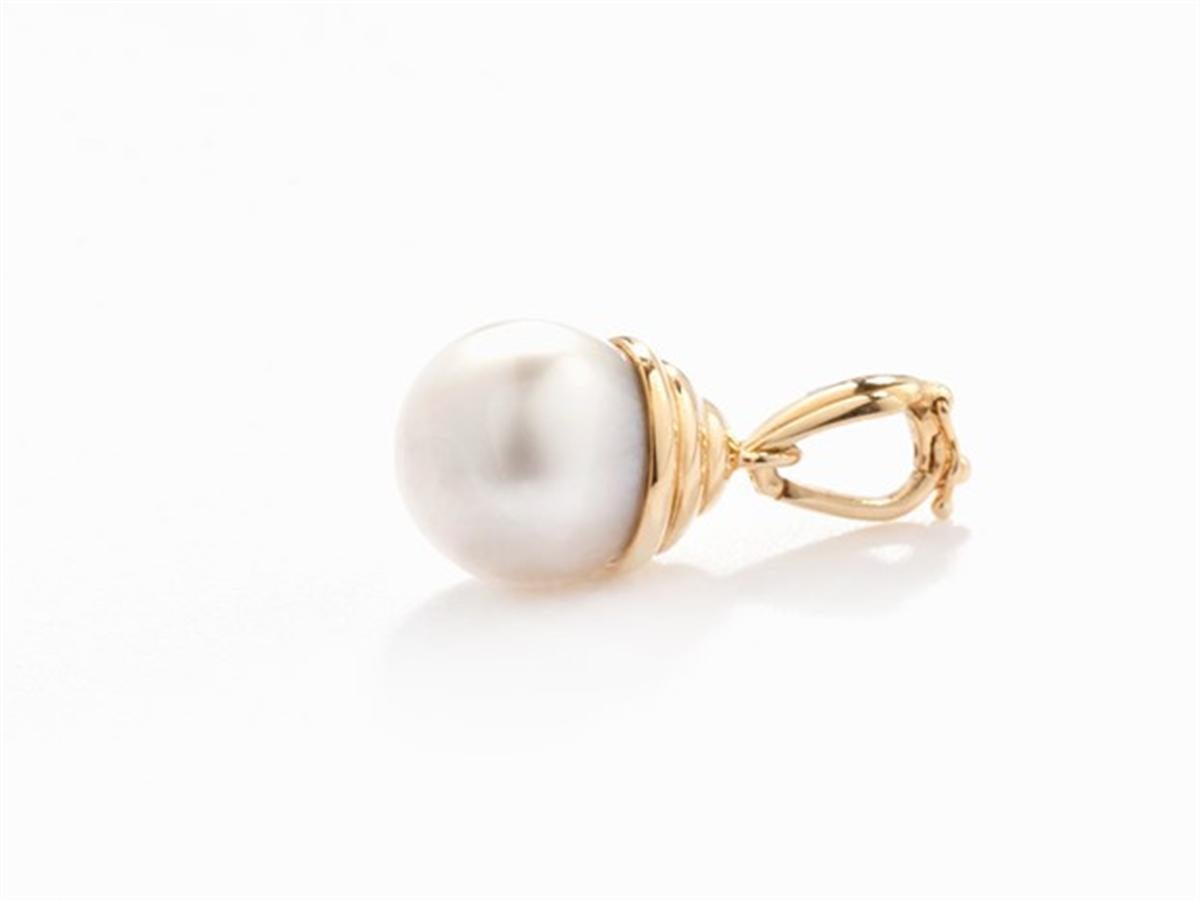 South Sea Pearl Pendant with Clip, 18 Karat Gold 2